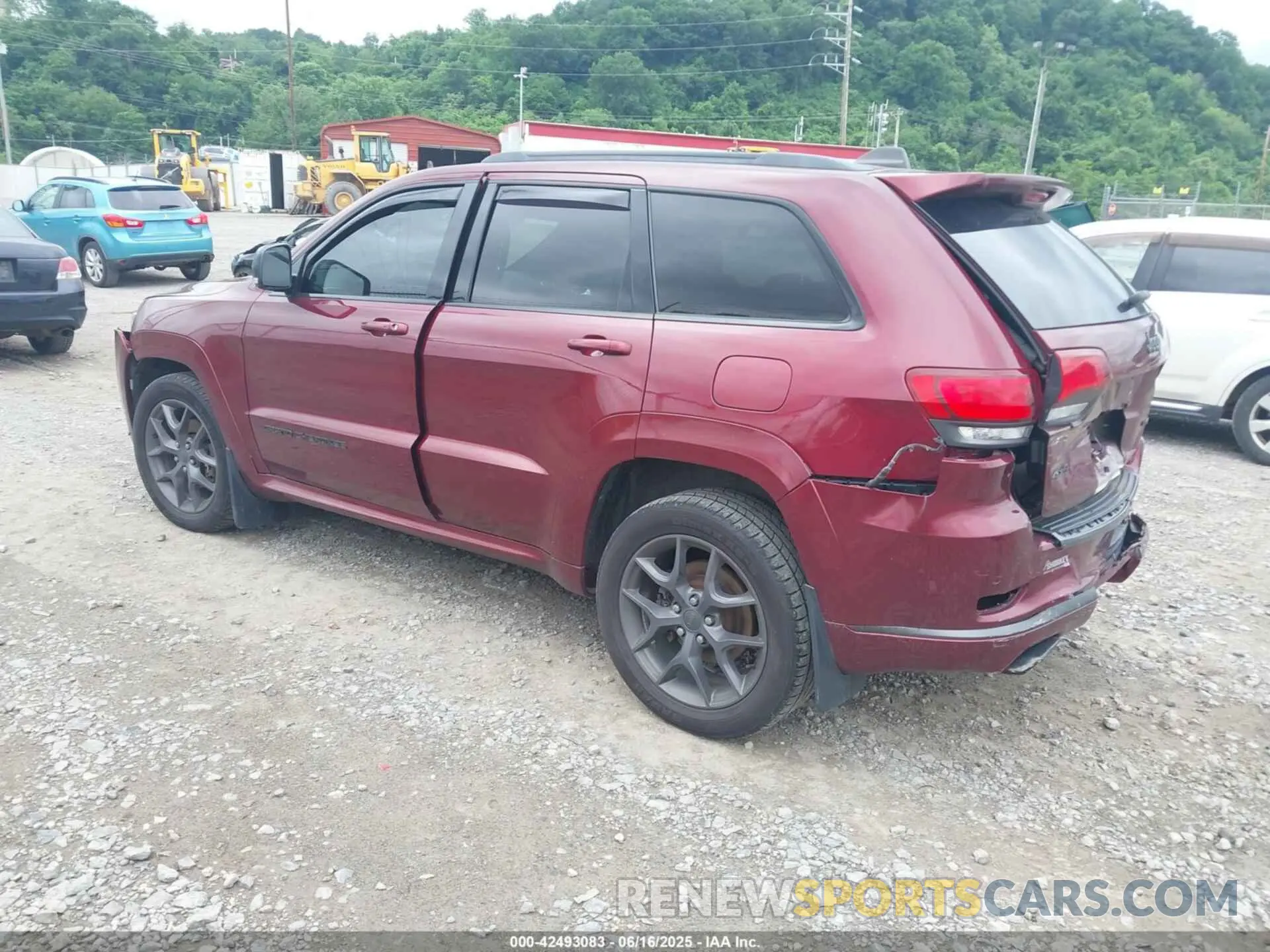 3 Photograph of a damaged car 1C4RJFBG9LC422420 JEEP GRAND CHEROKEE 2020