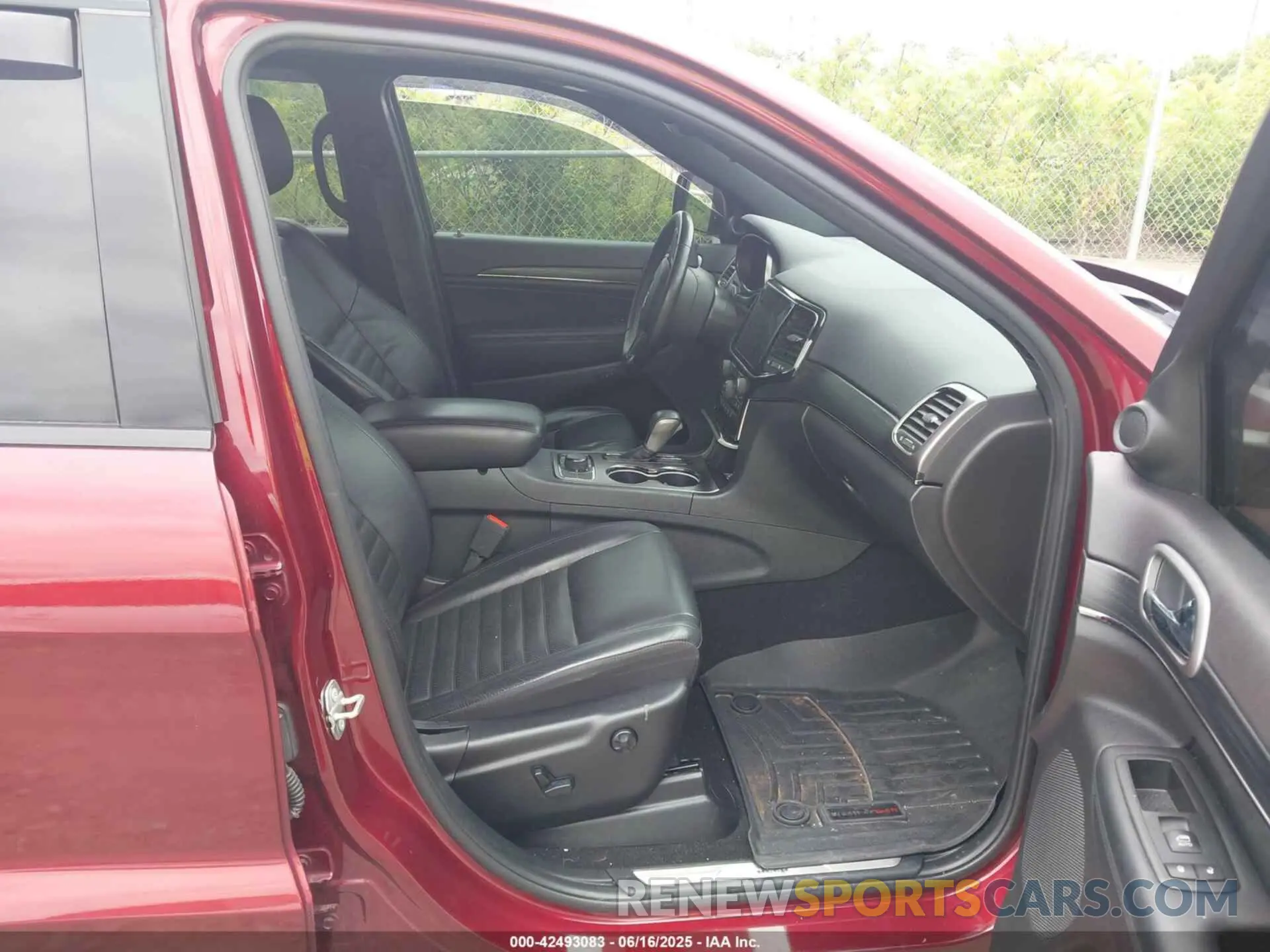 5 Photograph of a damaged car 1C4RJFBG9LC422420 JEEP GRAND CHEROKEE 2020