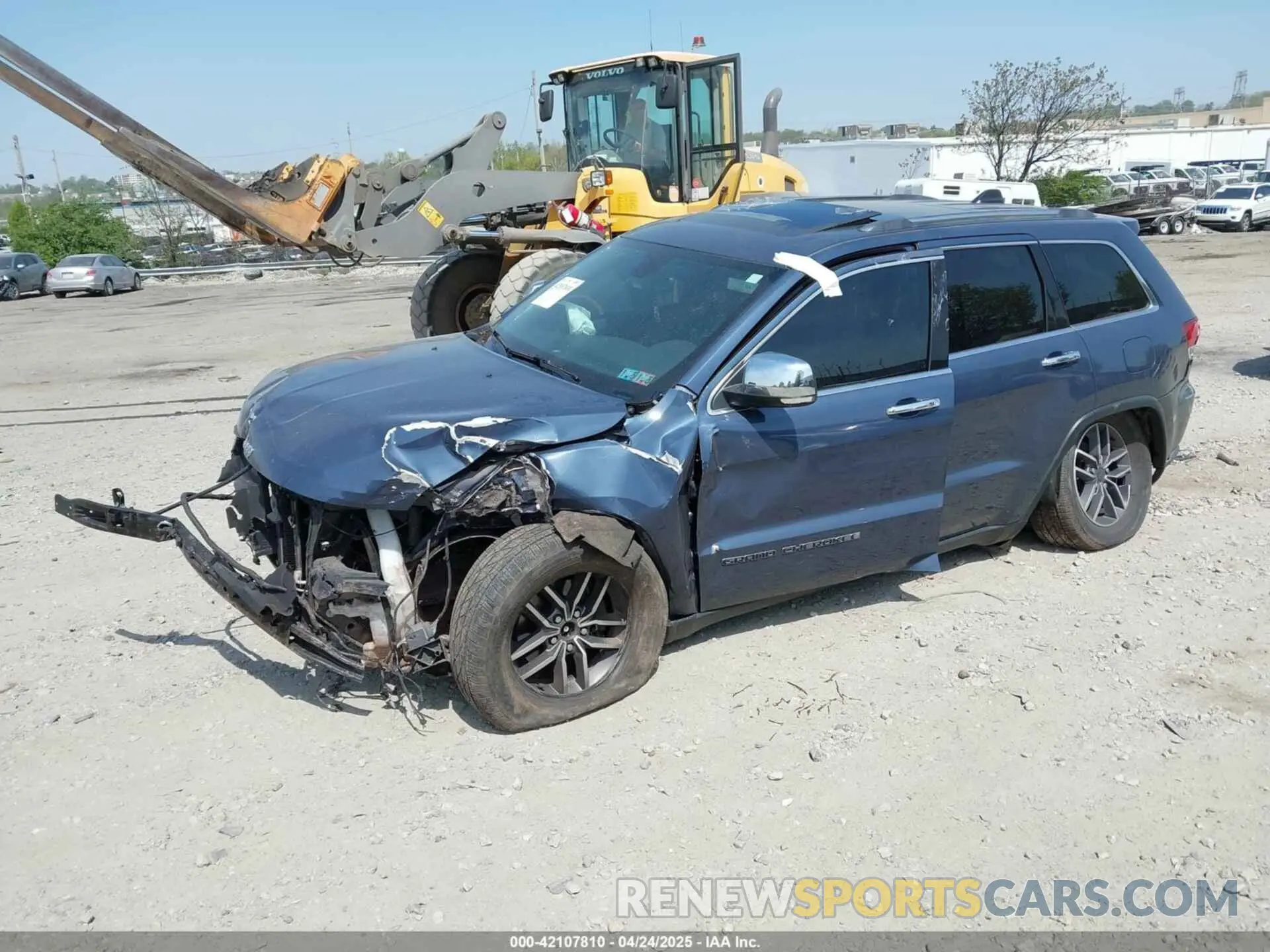 2 Photograph of a damaged car 1C4RJFBG9LC425074 JEEP GRAND CHEROKEE 2020