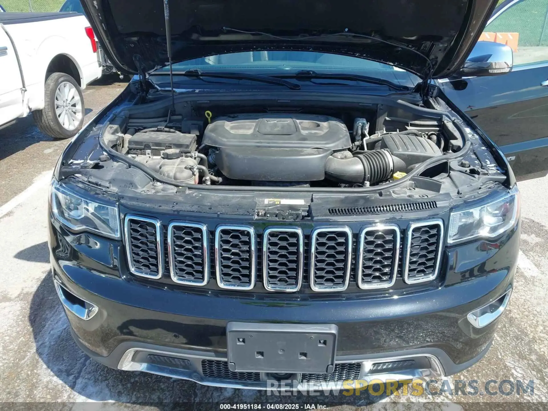 10 Photograph of a damaged car 1C4RJFBGXLC138441 JEEP GRAND CHEROKEE 2020