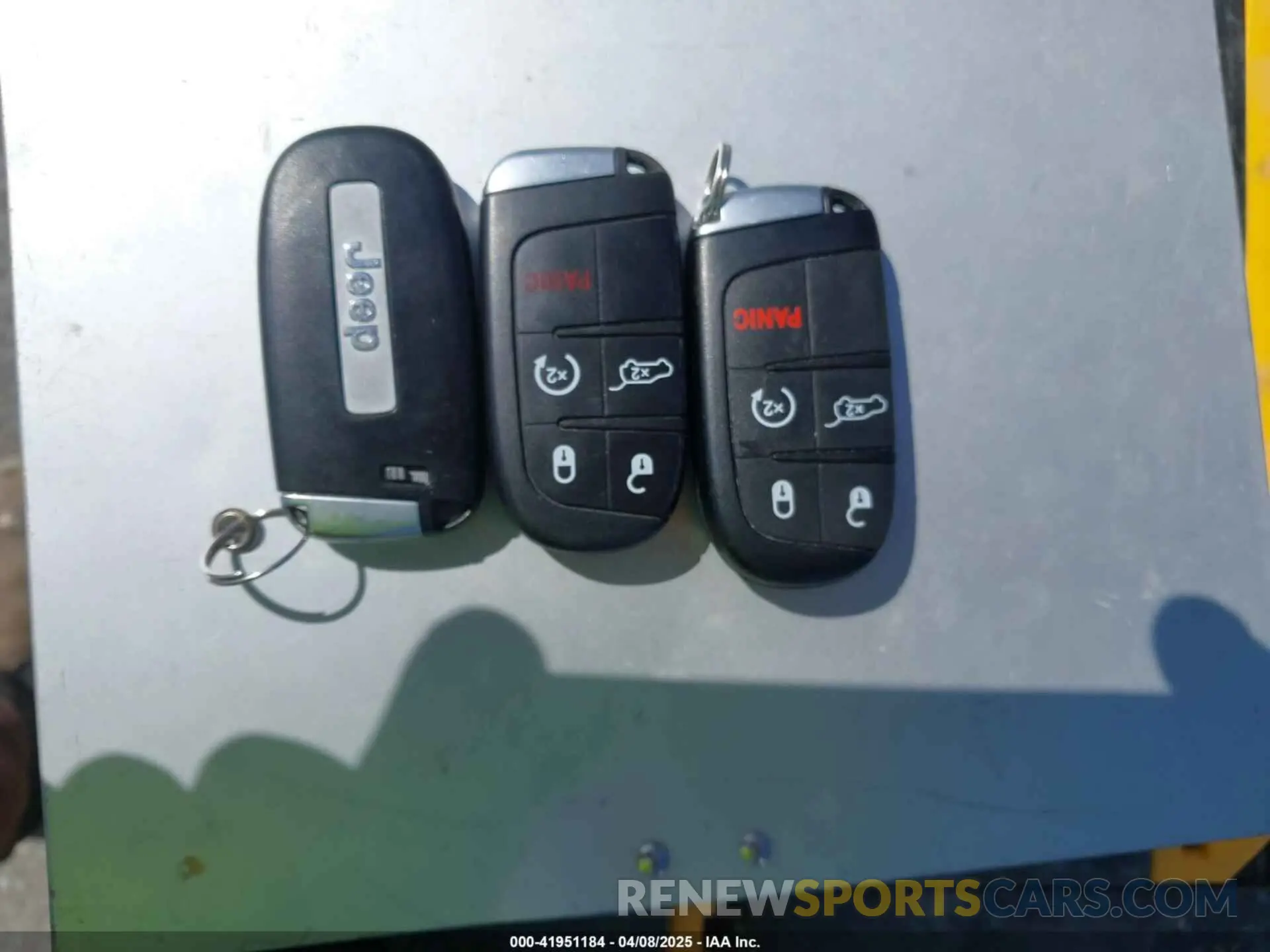 11 Photograph of a damaged car 1C4RJFBGXLC138441 JEEP GRAND CHEROKEE 2020