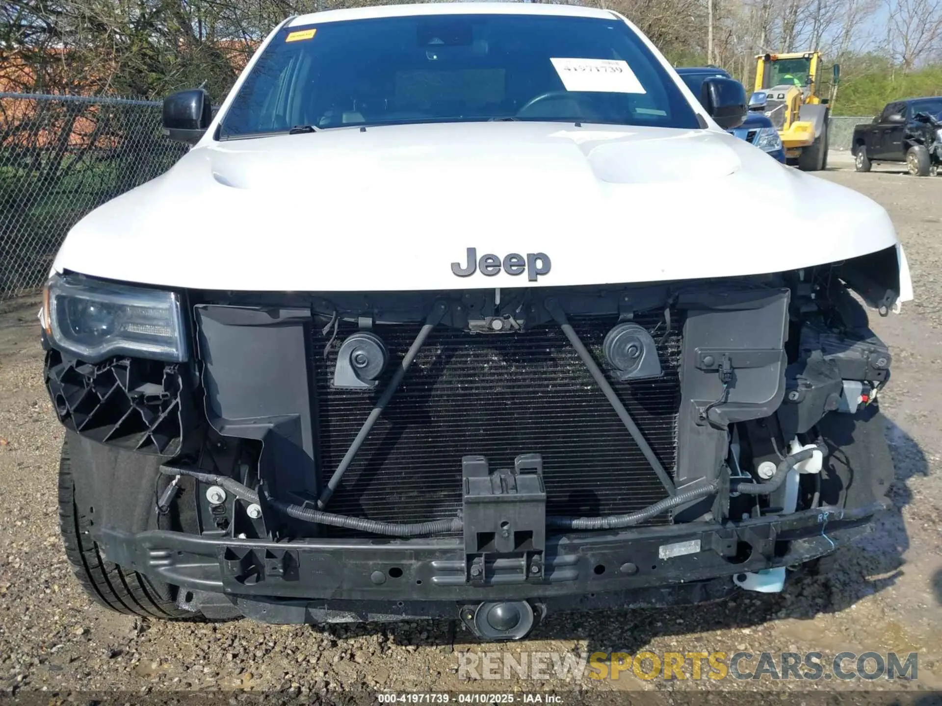 18 Photograph of a damaged car 1C4RJFBGXLC152131 JEEP GRAND CHEROKEE 2020