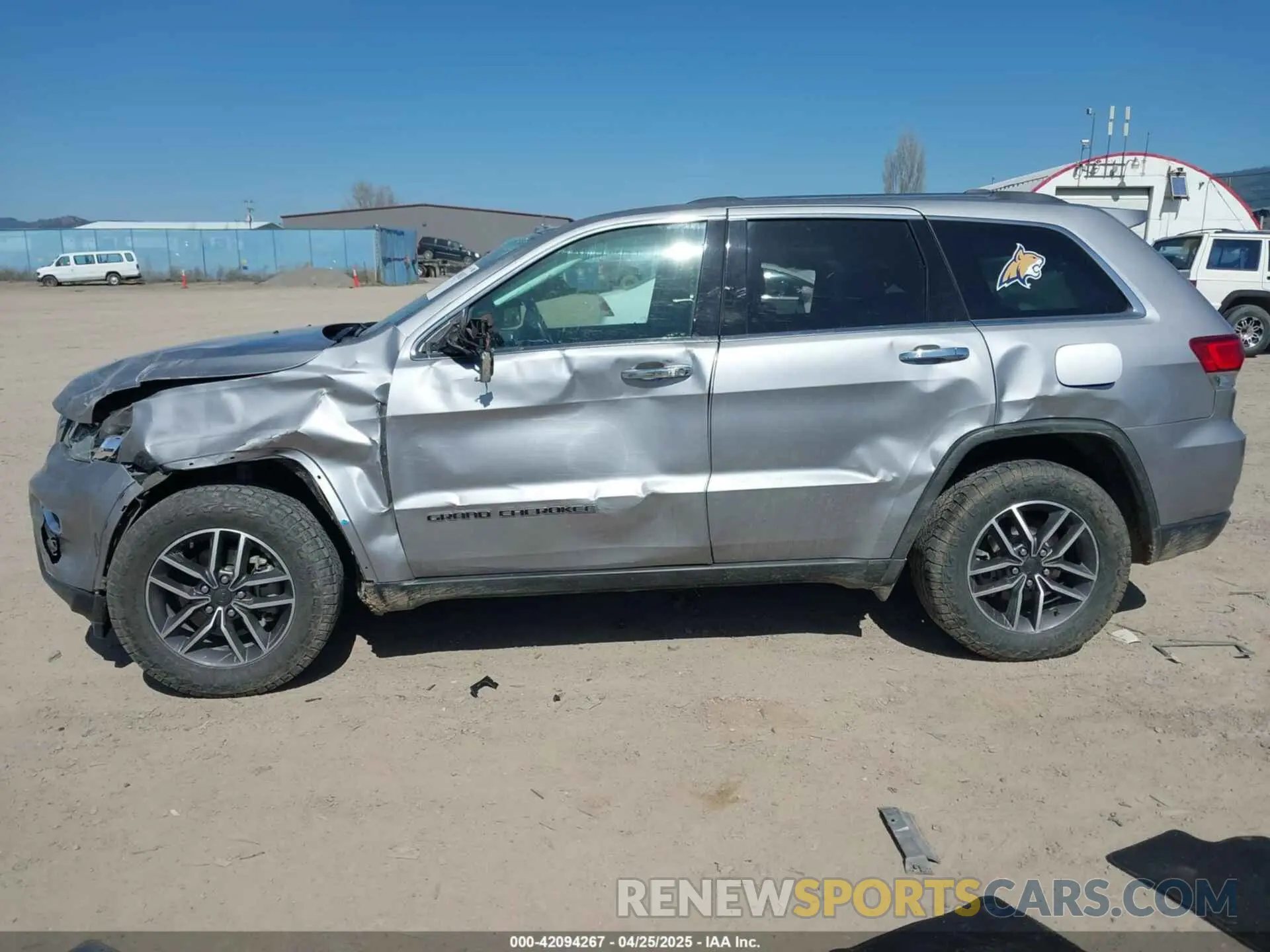14 Photograph of a damaged car 1C4RJFBGXLC322505 JEEP GRAND CHEROKEE 2020