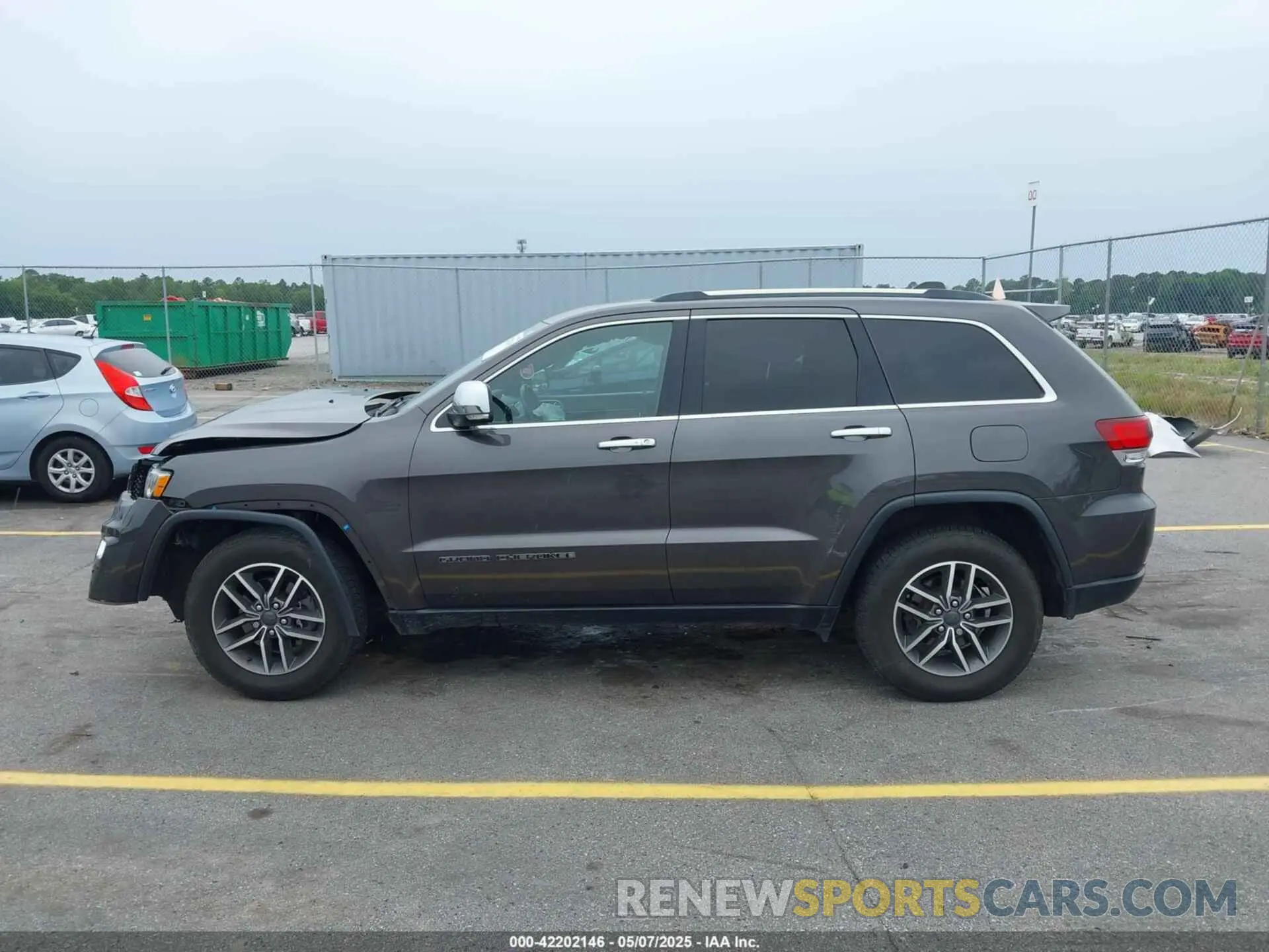 14 Photograph of a damaged car 1C4RJFBGXLC325694 JEEP GRAND CHEROKEE 2020