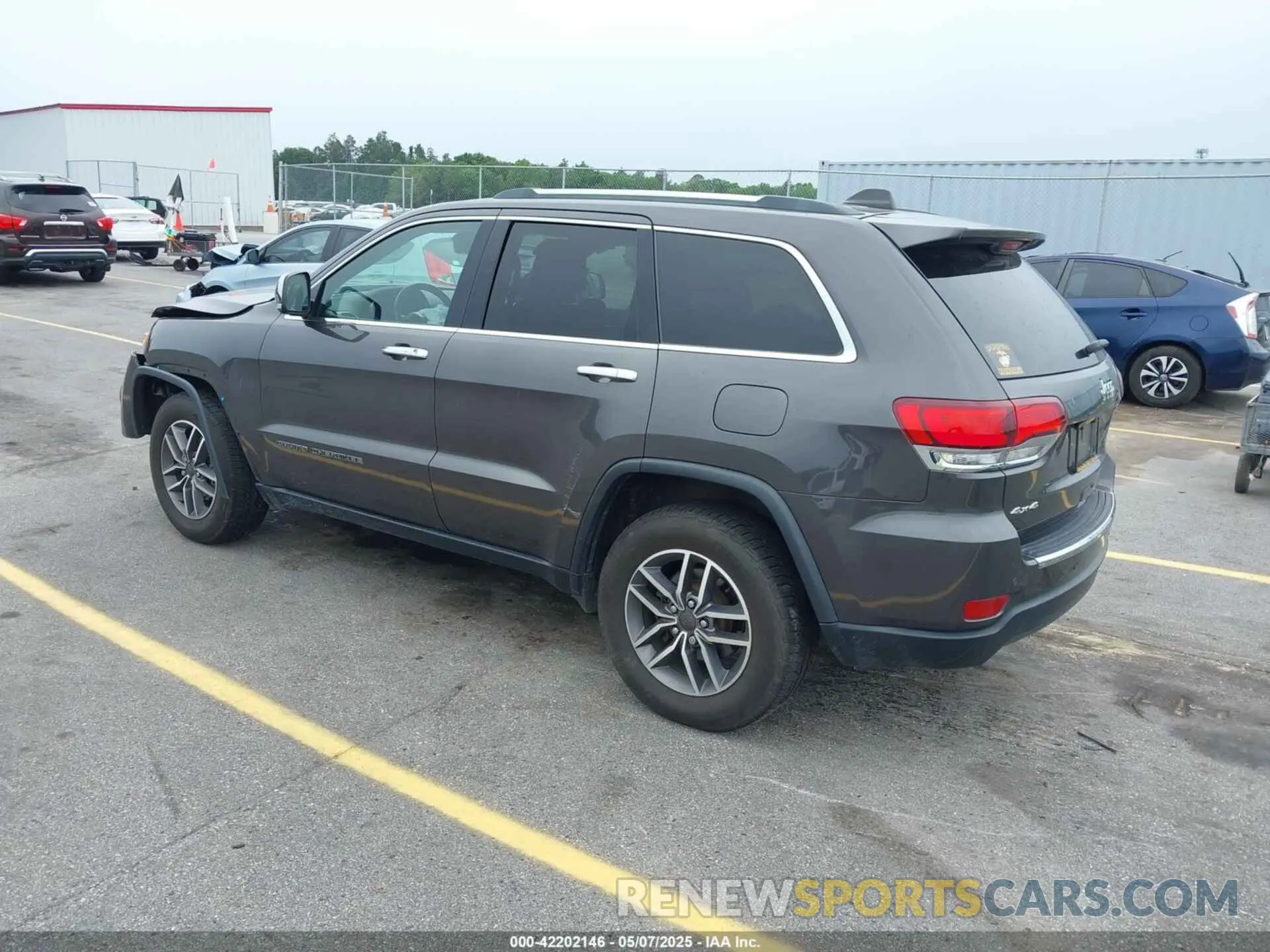 3 Photograph of a damaged car 1C4RJFBGXLC325694 JEEP GRAND CHEROKEE 2020