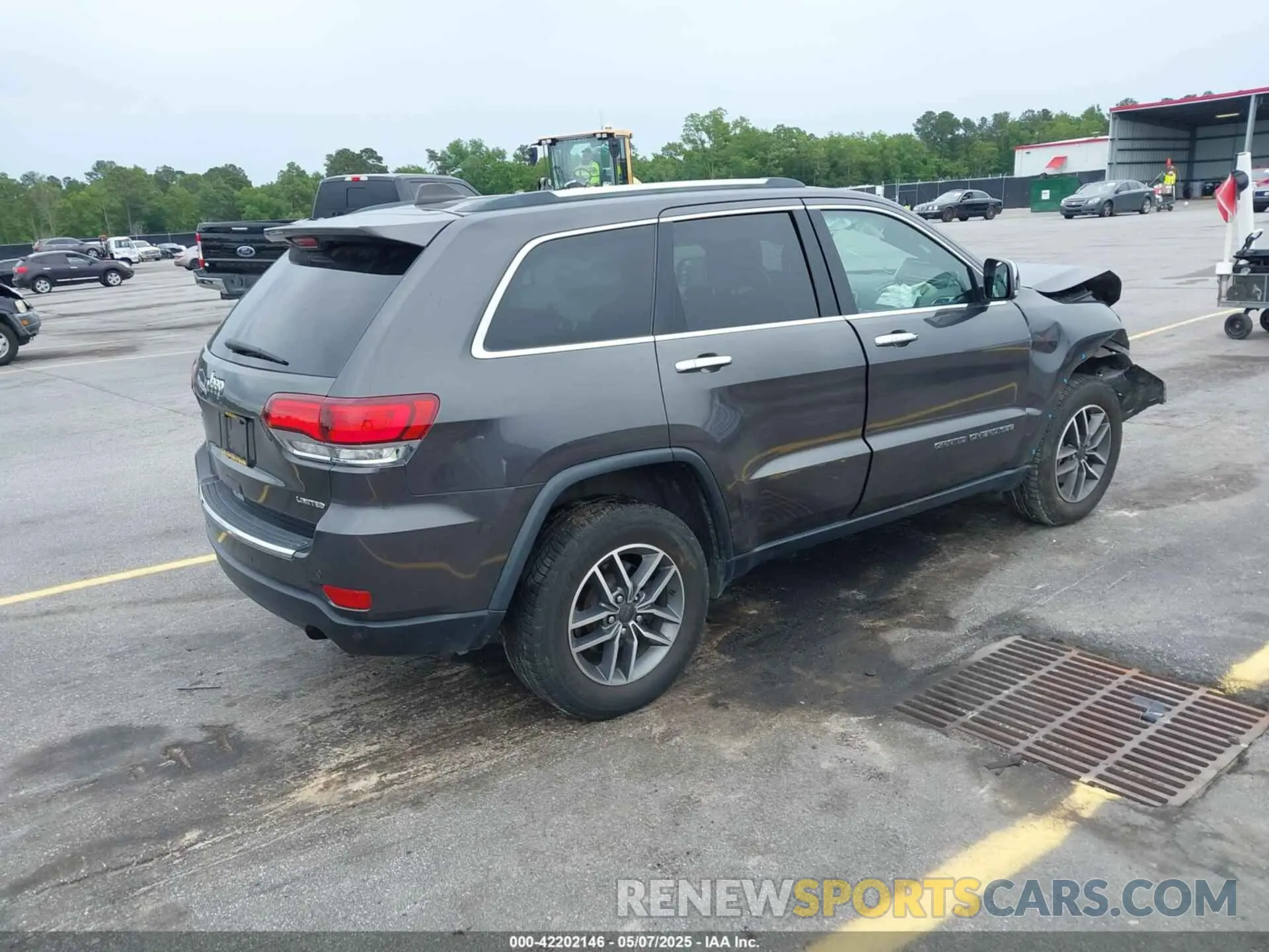 4 Photograph of a damaged car 1C4RJFBGXLC325694 JEEP GRAND CHEROKEE 2020