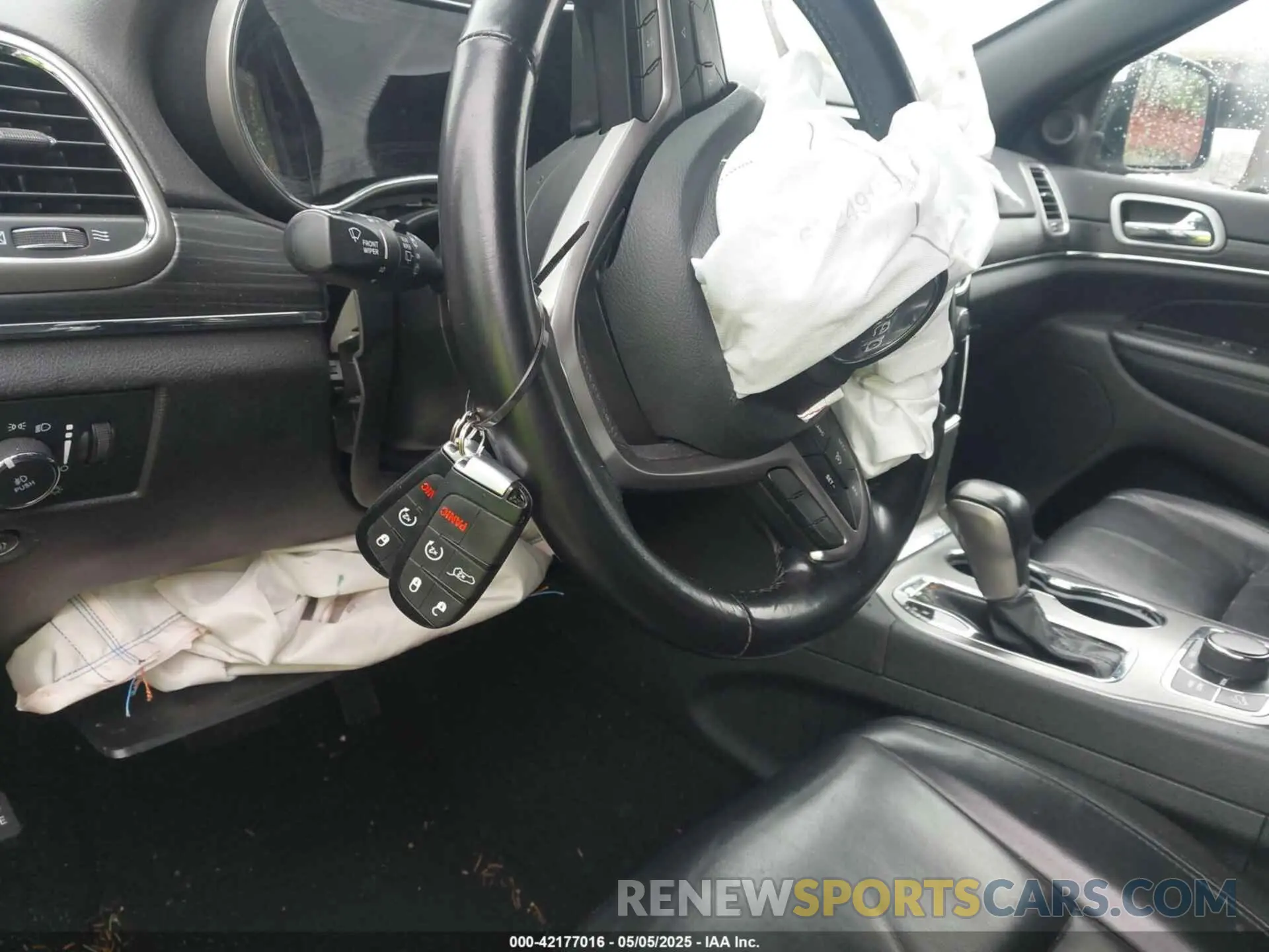 11 Photograph of a damaged car 1C4RJFBGXLC344522 JEEP GRAND CHEROKEE 2020