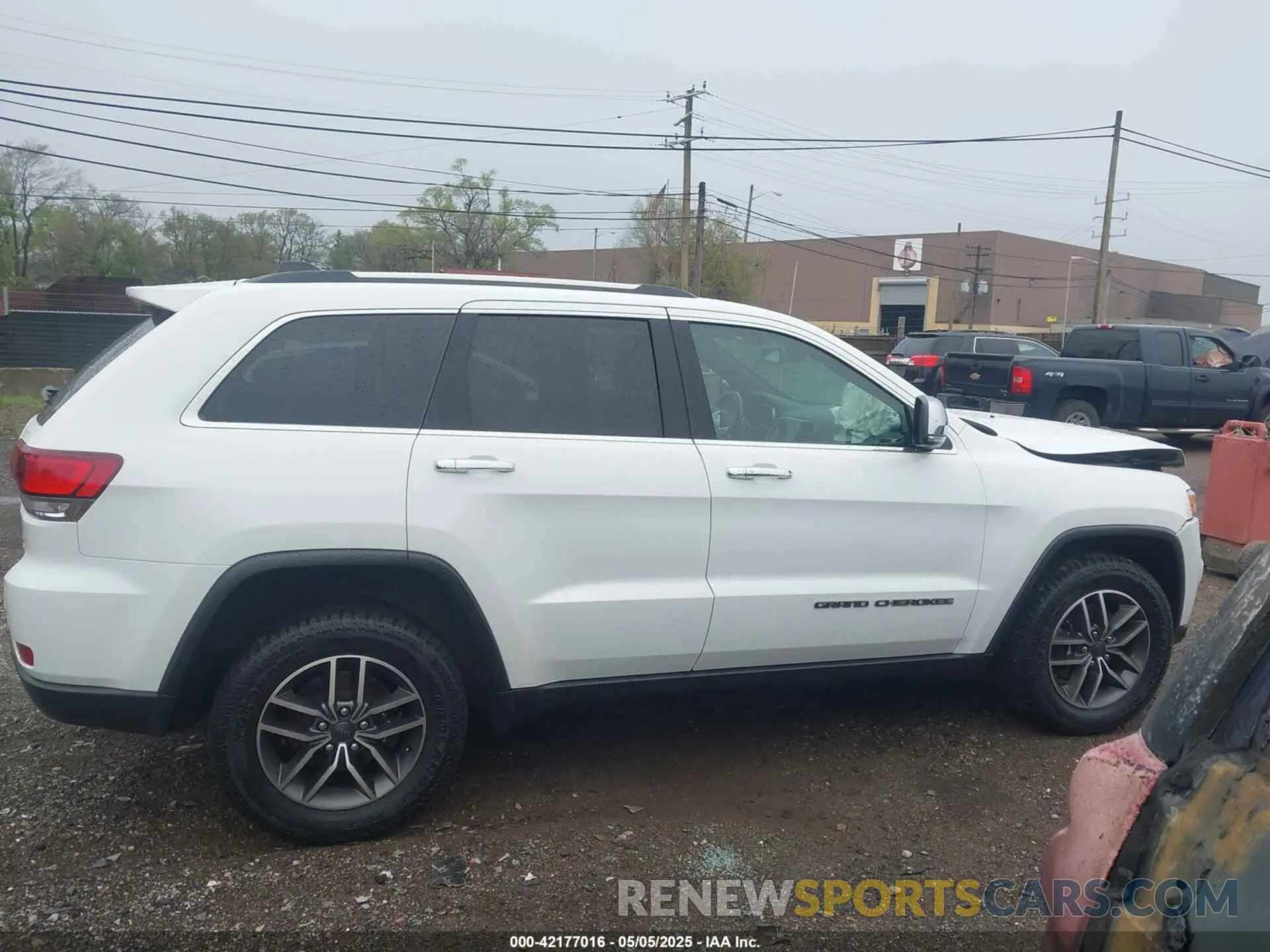 13 Photograph of a damaged car 1C4RJFBGXLC344522 JEEP GRAND CHEROKEE 2020