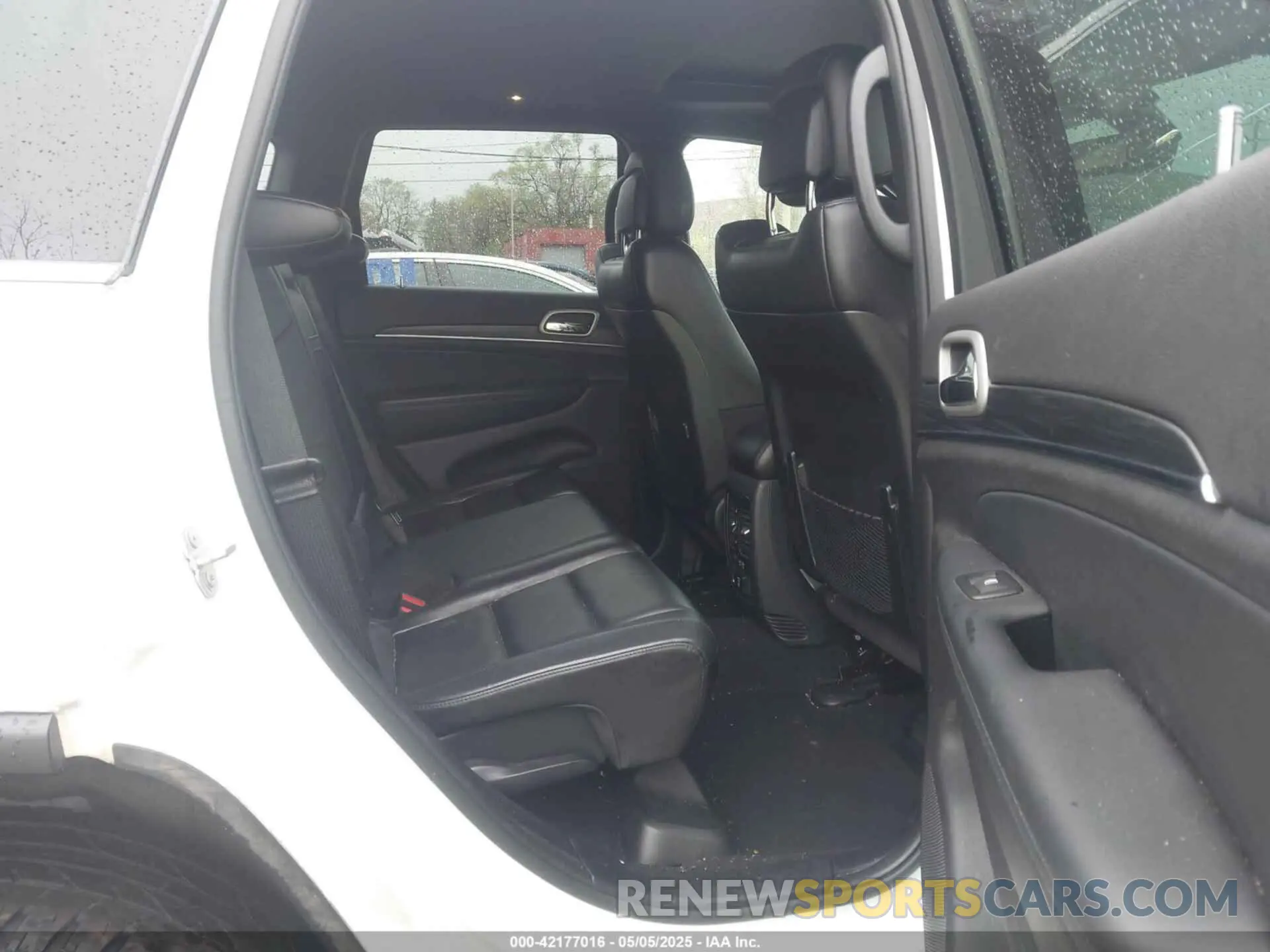 8 Photograph of a damaged car 1C4RJFBGXLC344522 JEEP GRAND CHEROKEE 2020
