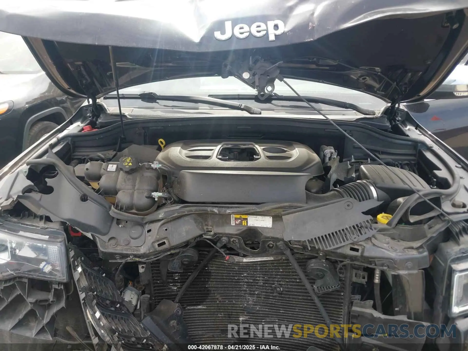 10 Photograph of a damaged car 1C4RJFBGXLC426234 JEEP GRAND CHEROKEE 2020