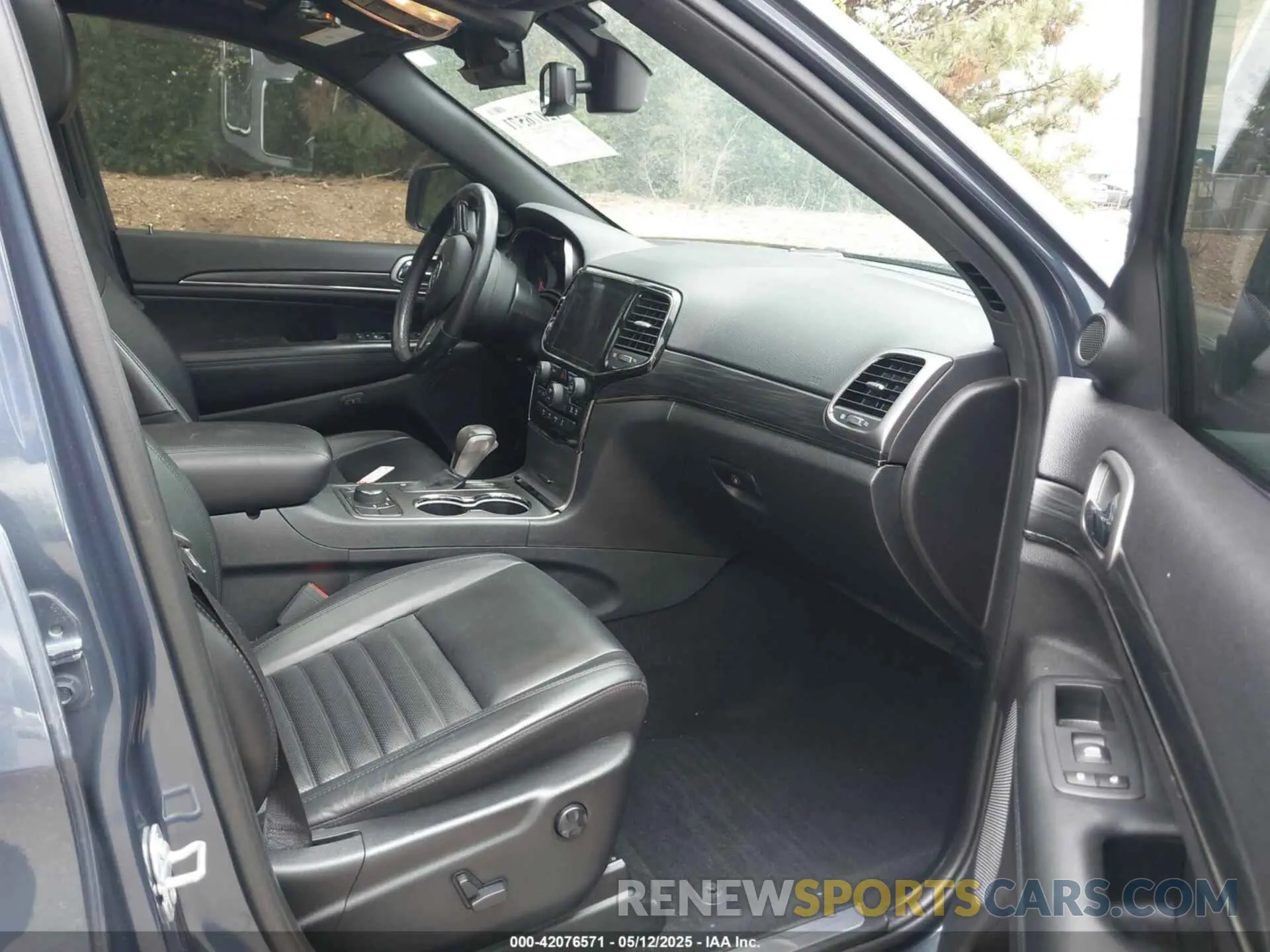 5 Photograph of a damaged car 1C4RJFBT4LC106890 JEEP GRAND CHEROKEE 2020
