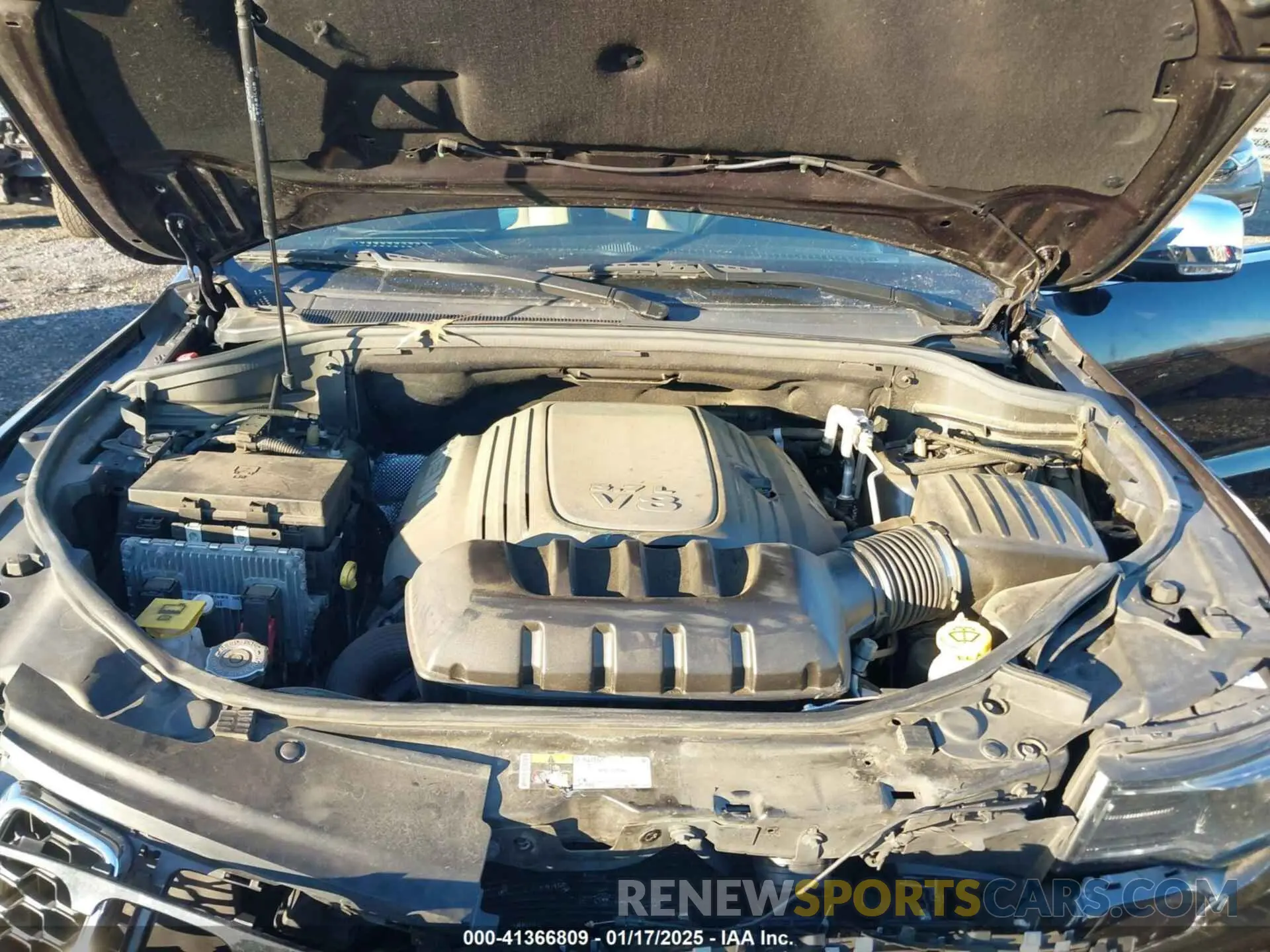 10 Photograph of a damaged car 1C4RJFBT5LC338639 JEEP GRAND CHEROKEE 2020