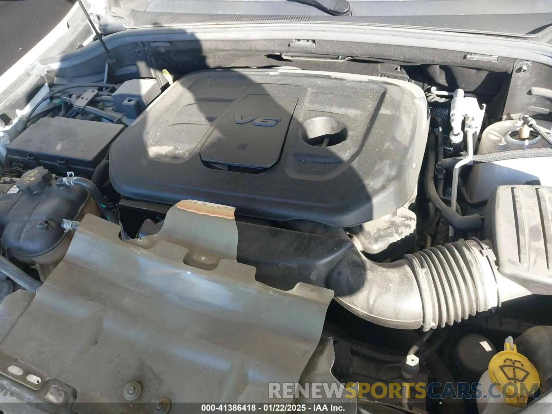 10 Photograph of a damaged car 1C4RJFCG4LC158425 JEEP GRAND CHEROKEE 2020
