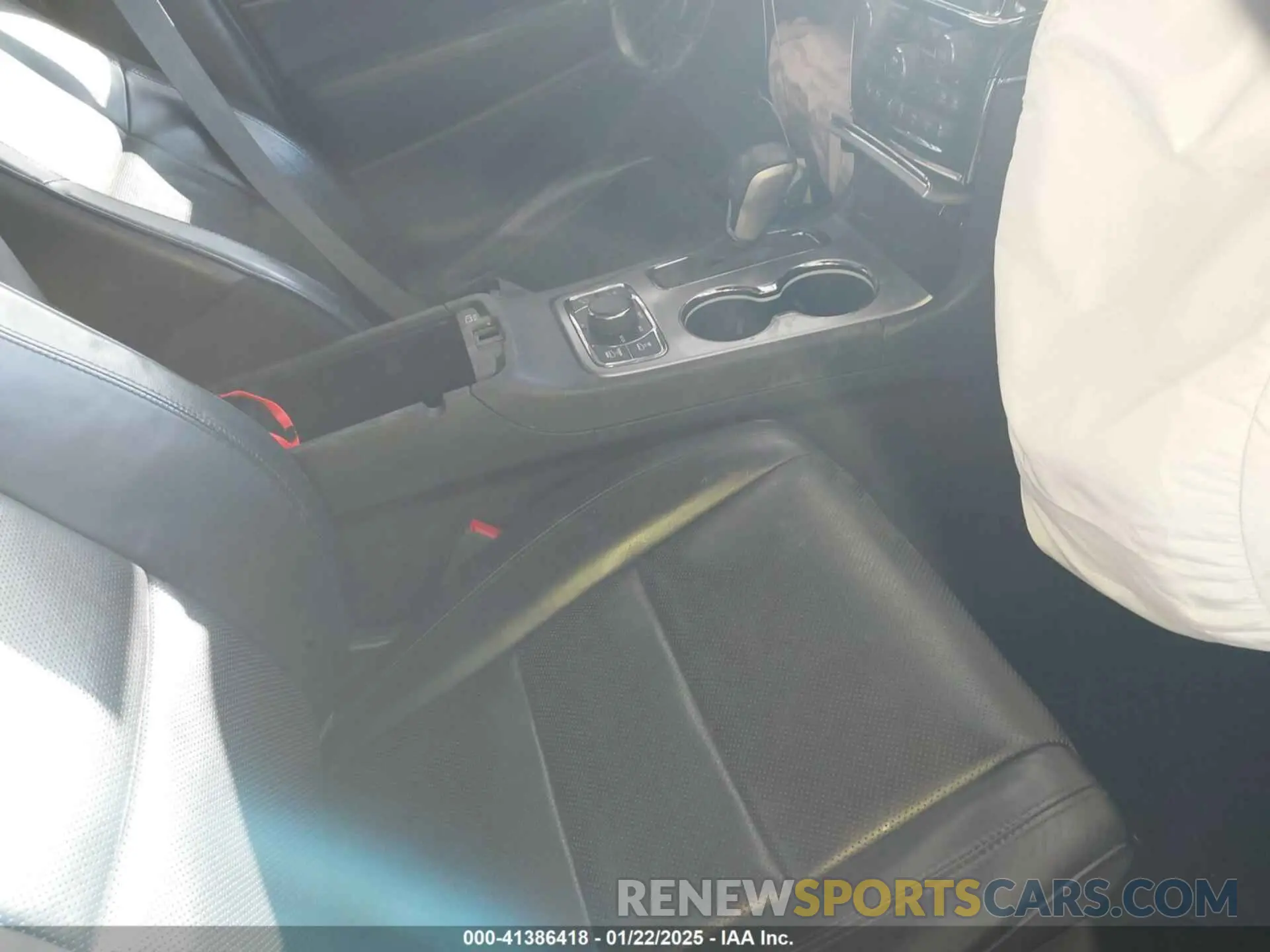 5 Photograph of a damaged car 1C4RJFCG4LC158425 JEEP GRAND CHEROKEE 2020