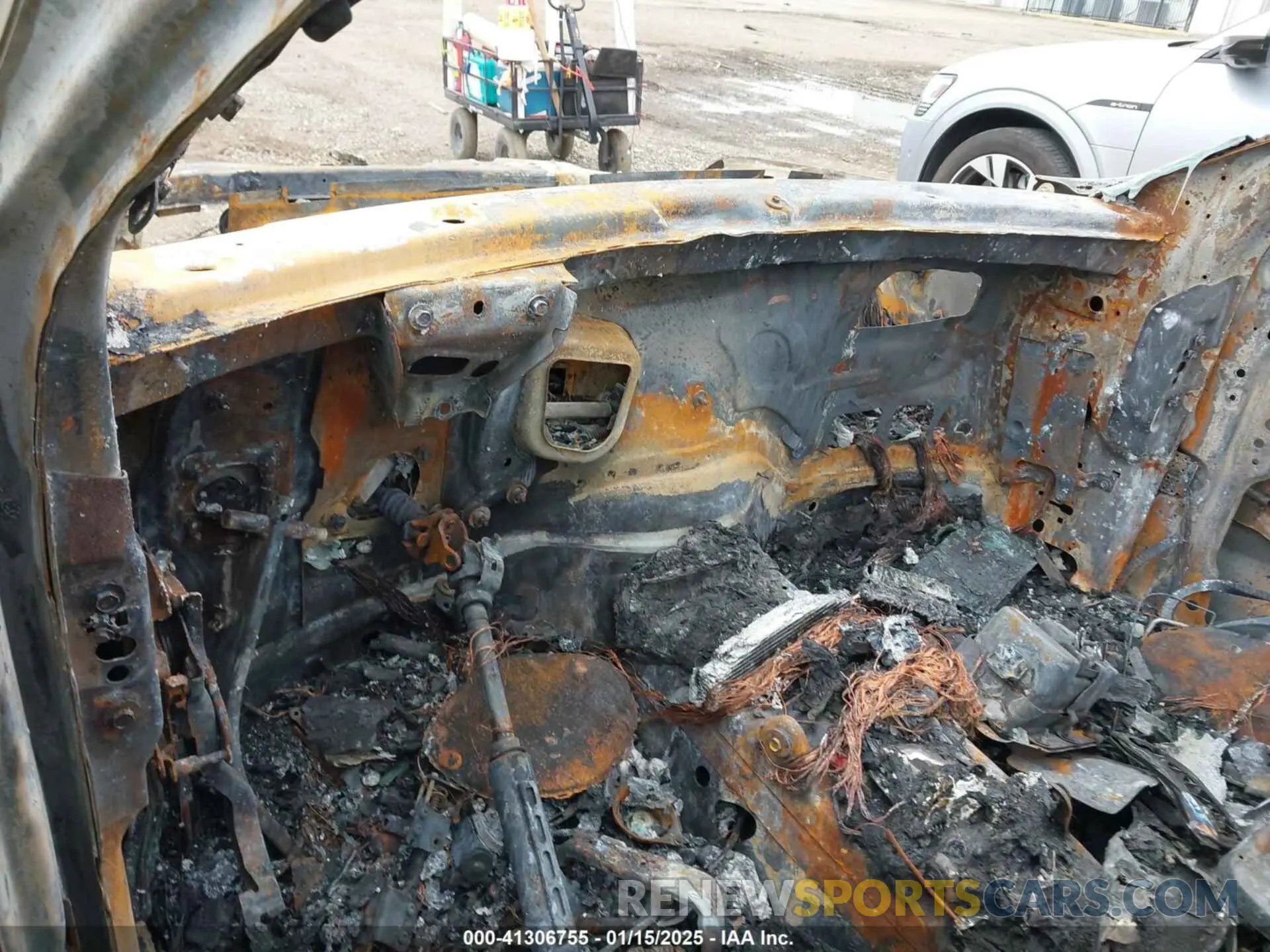 7 Photograph of a damaged car 1C4RJFCG6LC137608 JEEP GRAND CHEROKEE 2020