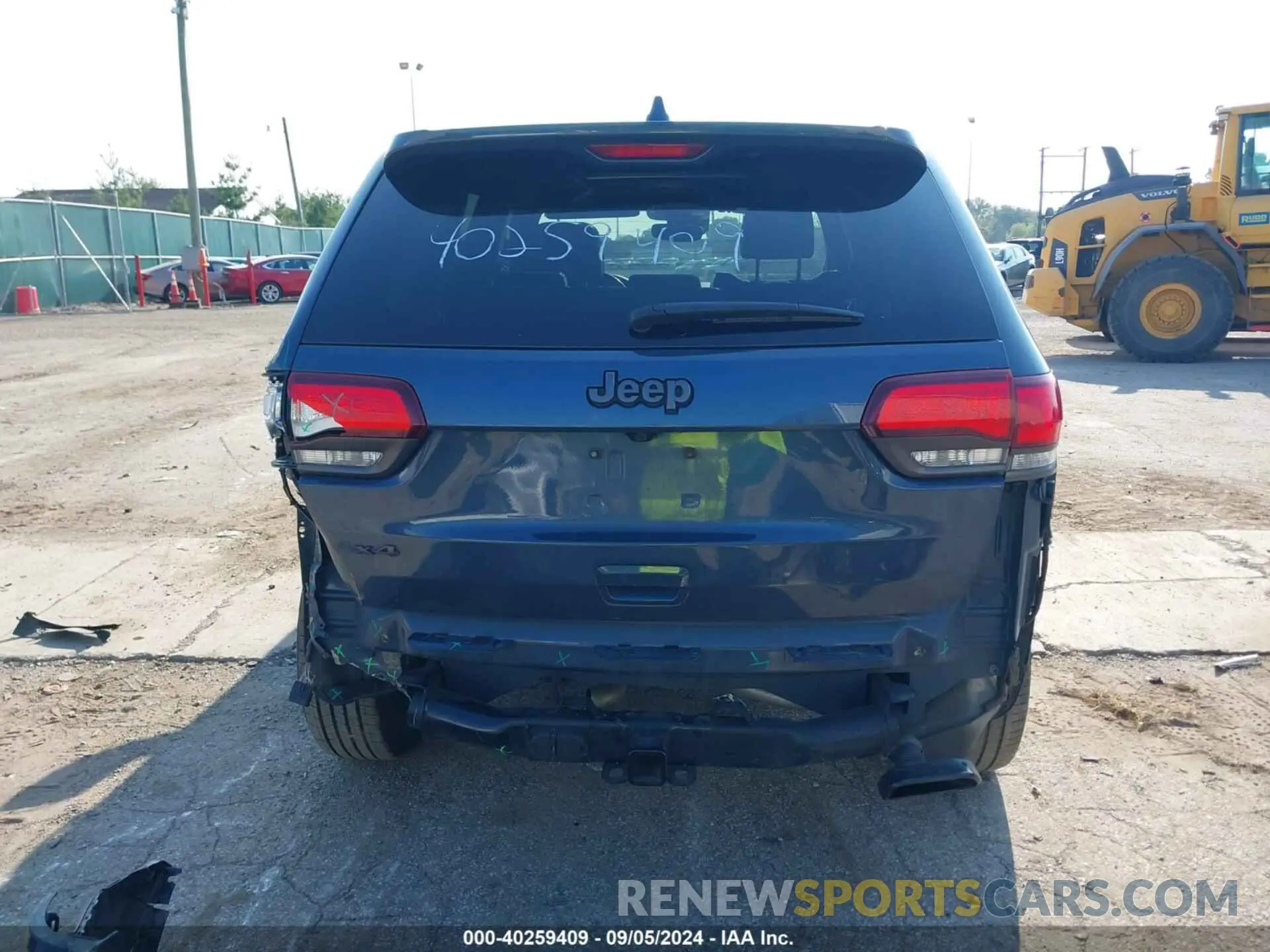 17 Photograph of a damaged car 1C4RJFCG7LC237863 JEEP GRAND CHEROKEE 2020