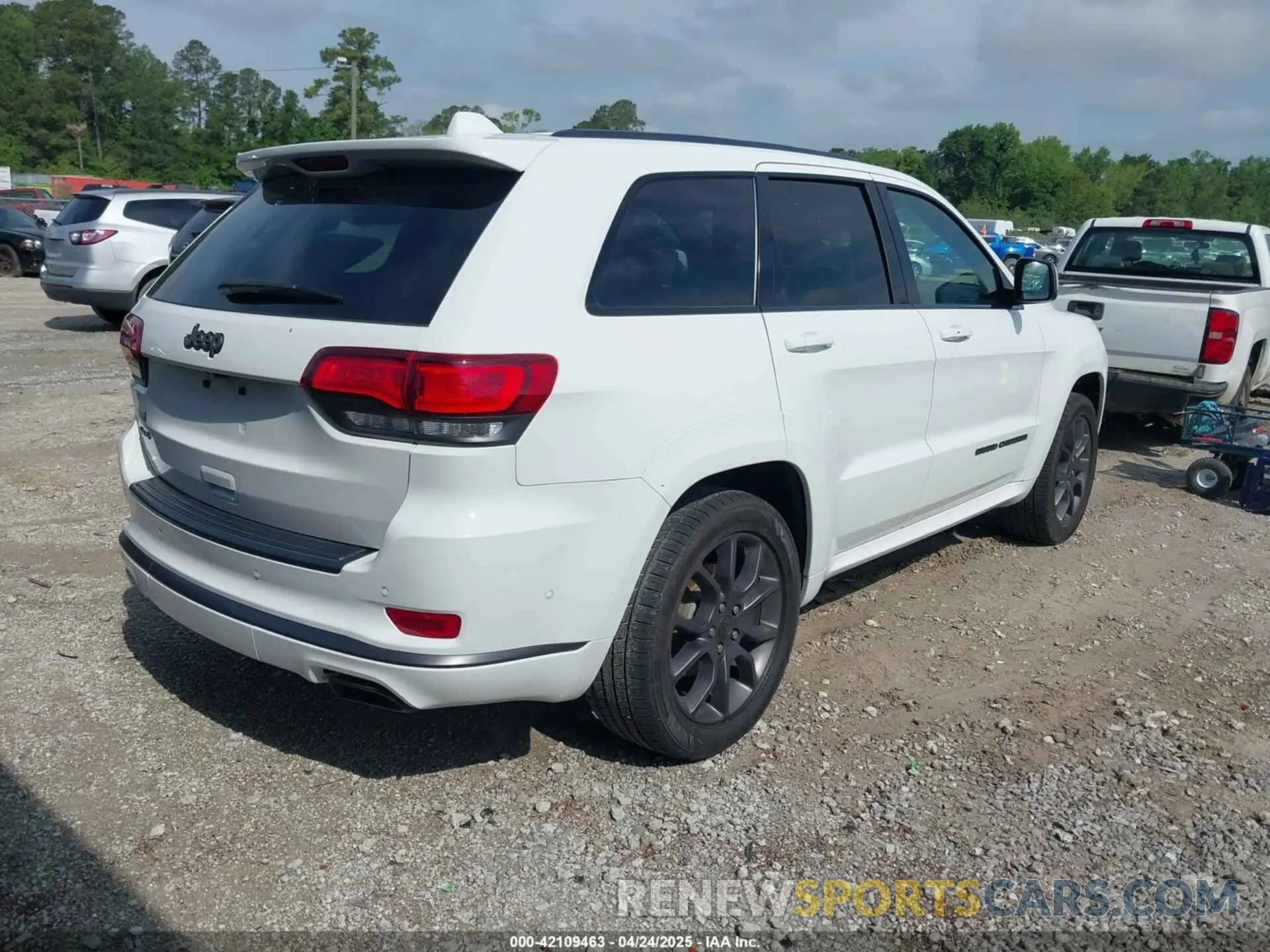 4 Photograph of a damaged car 1C4RJFCG8LC419037 JEEP GRAND CHEROKEE 2020