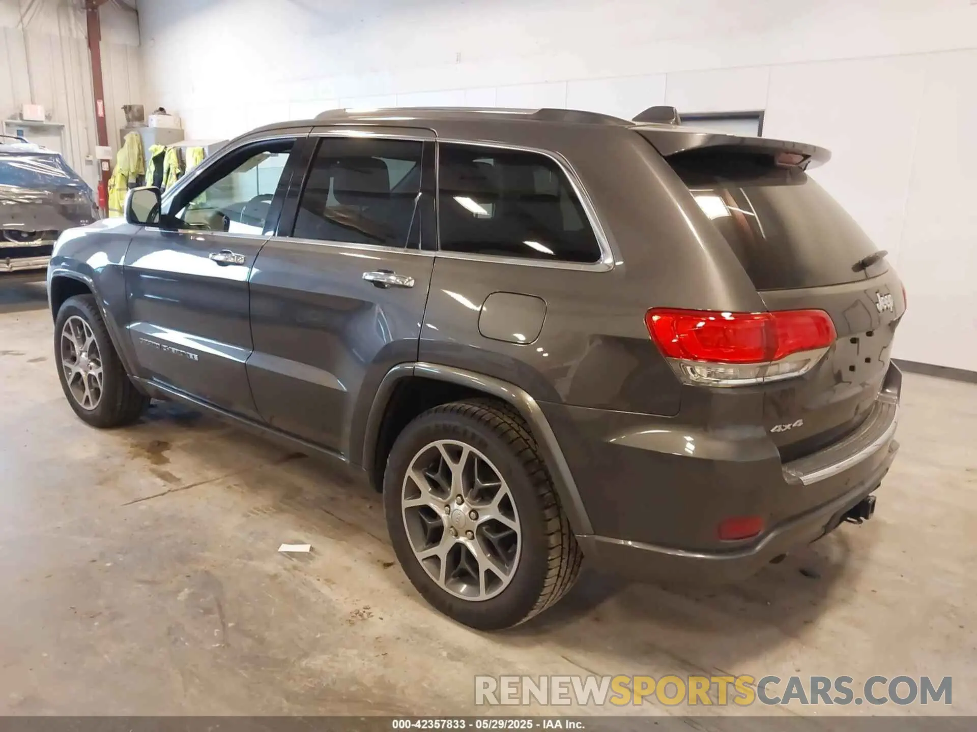 3 Photograph of a damaged car 1C4RJFCGXLC101520 JEEP GRAND CHEROKEE 2020