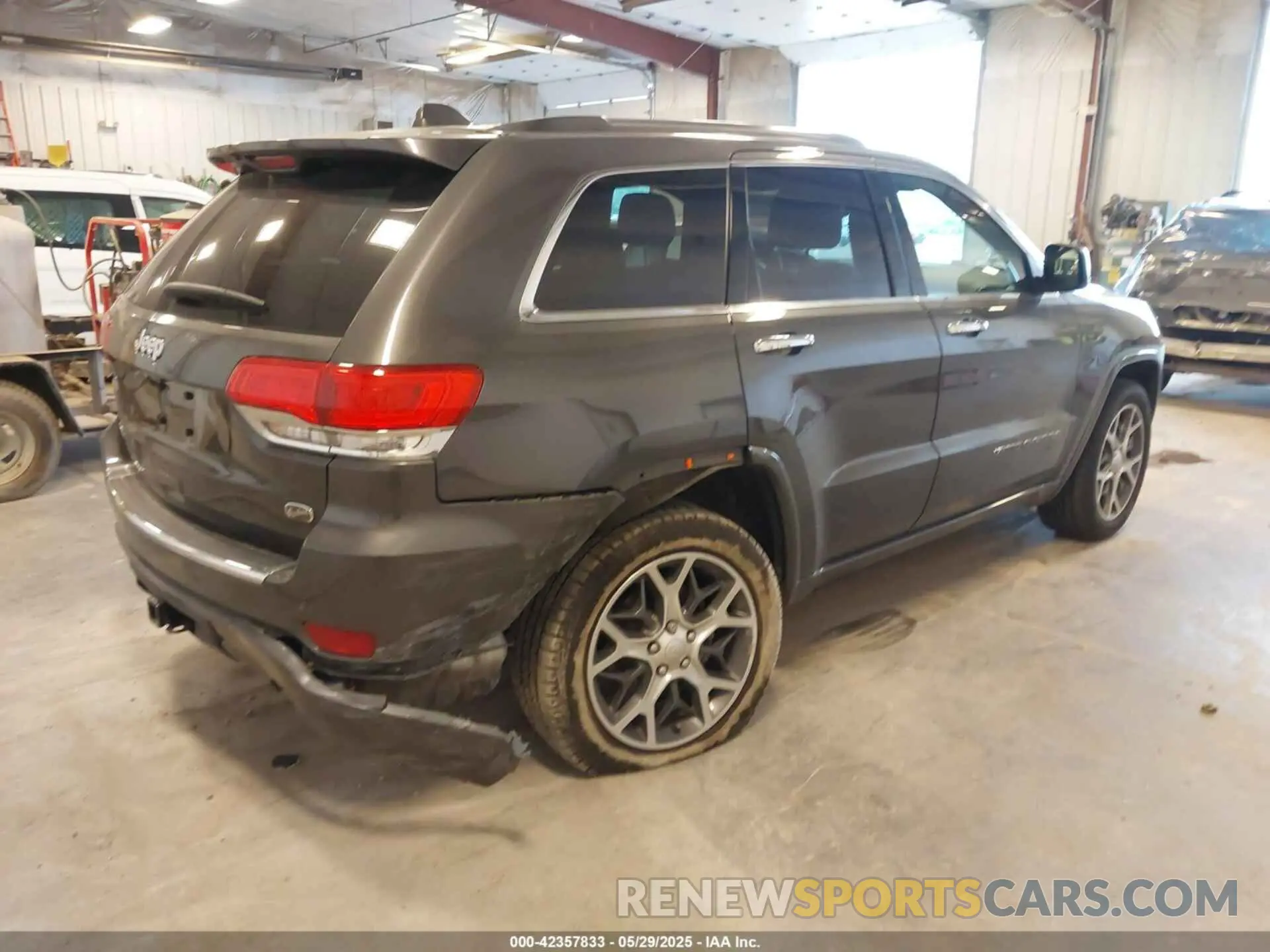4 Photograph of a damaged car 1C4RJFCGXLC101520 JEEP GRAND CHEROKEE 2020