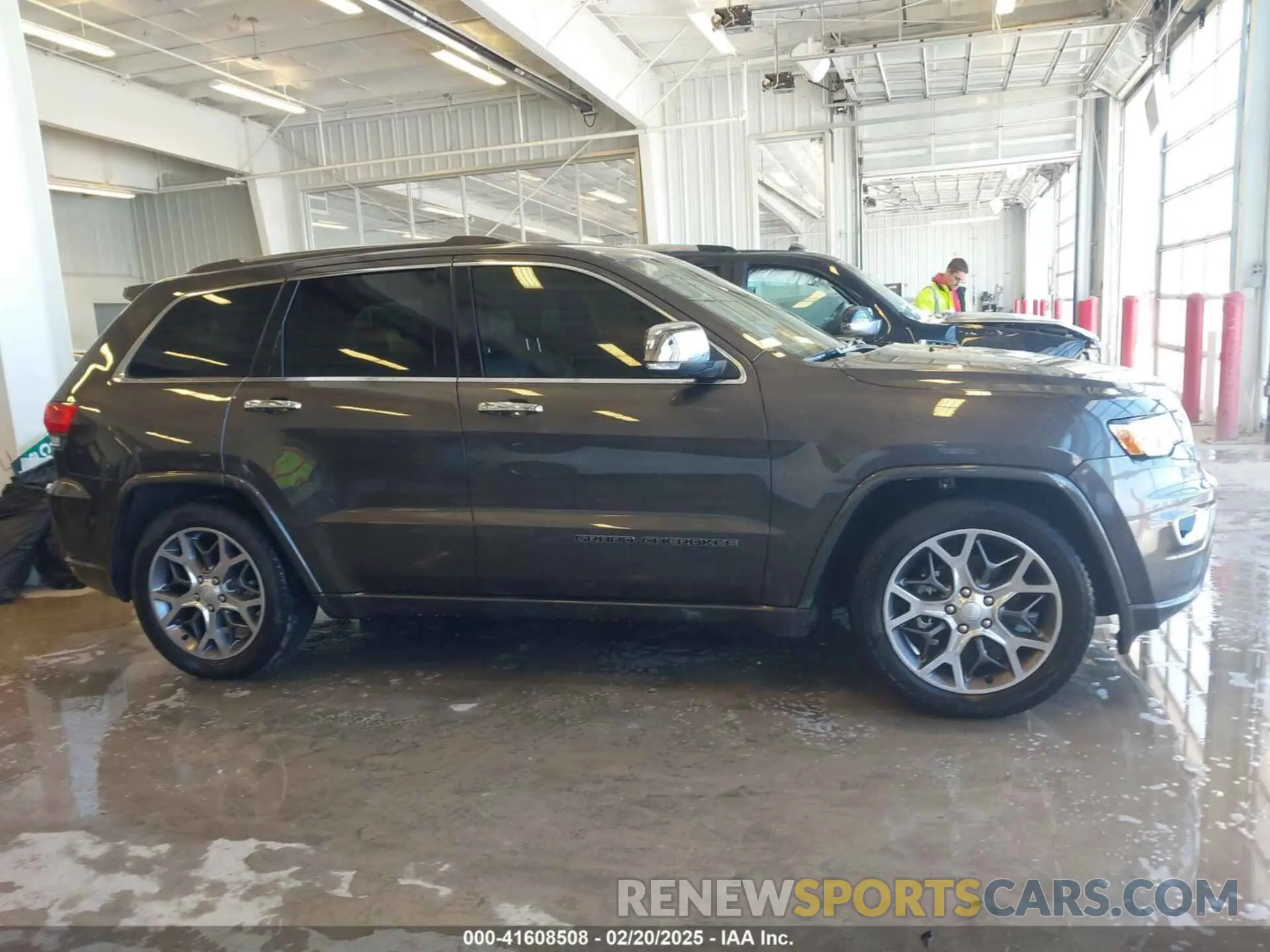 14 Photograph of a damaged car 1C4RJFCGXLC419668 JEEP GRAND CHEROKEE 2020