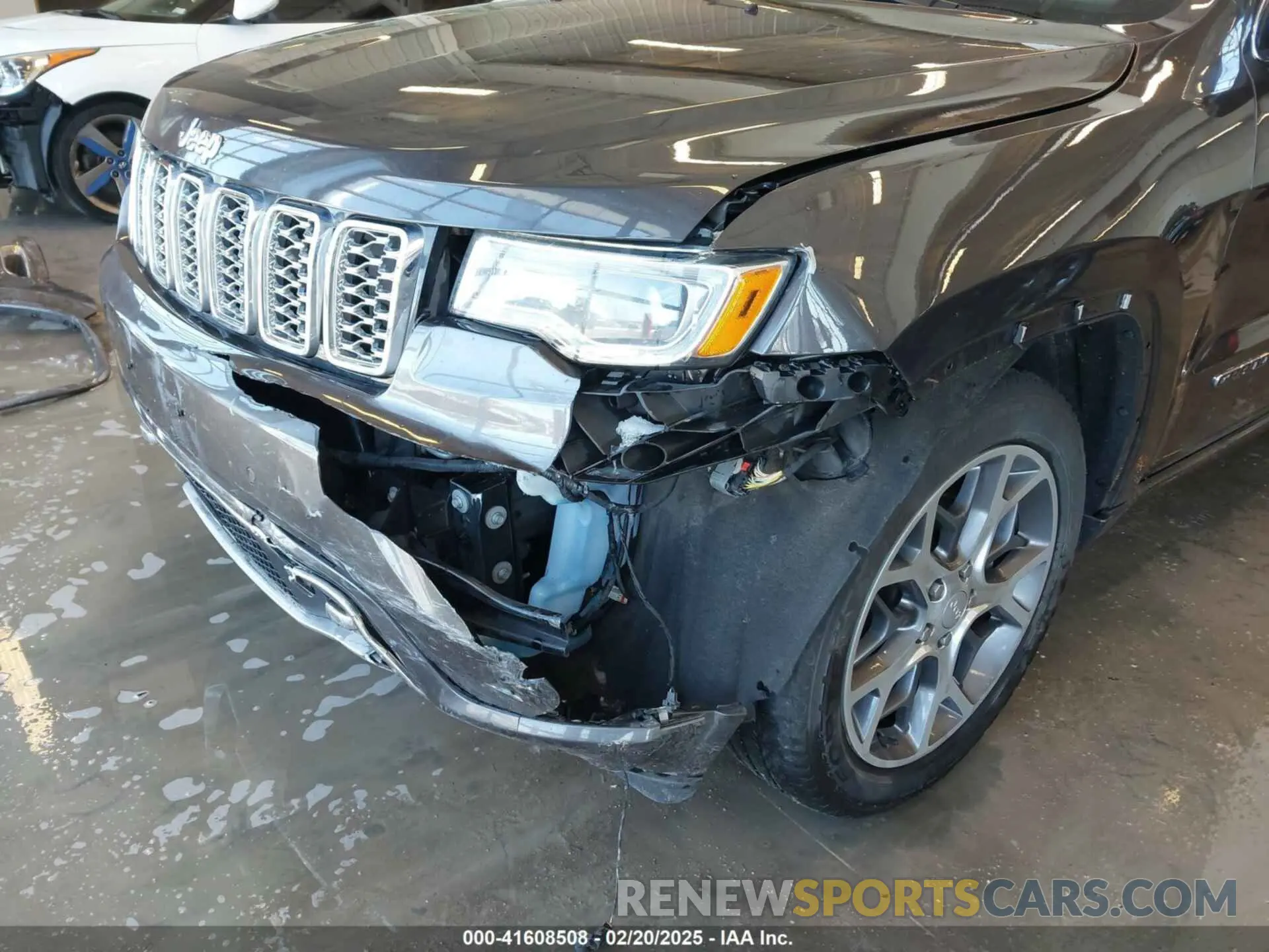 6 Photograph of a damaged car 1C4RJFCGXLC419668 JEEP GRAND CHEROKEE 2020