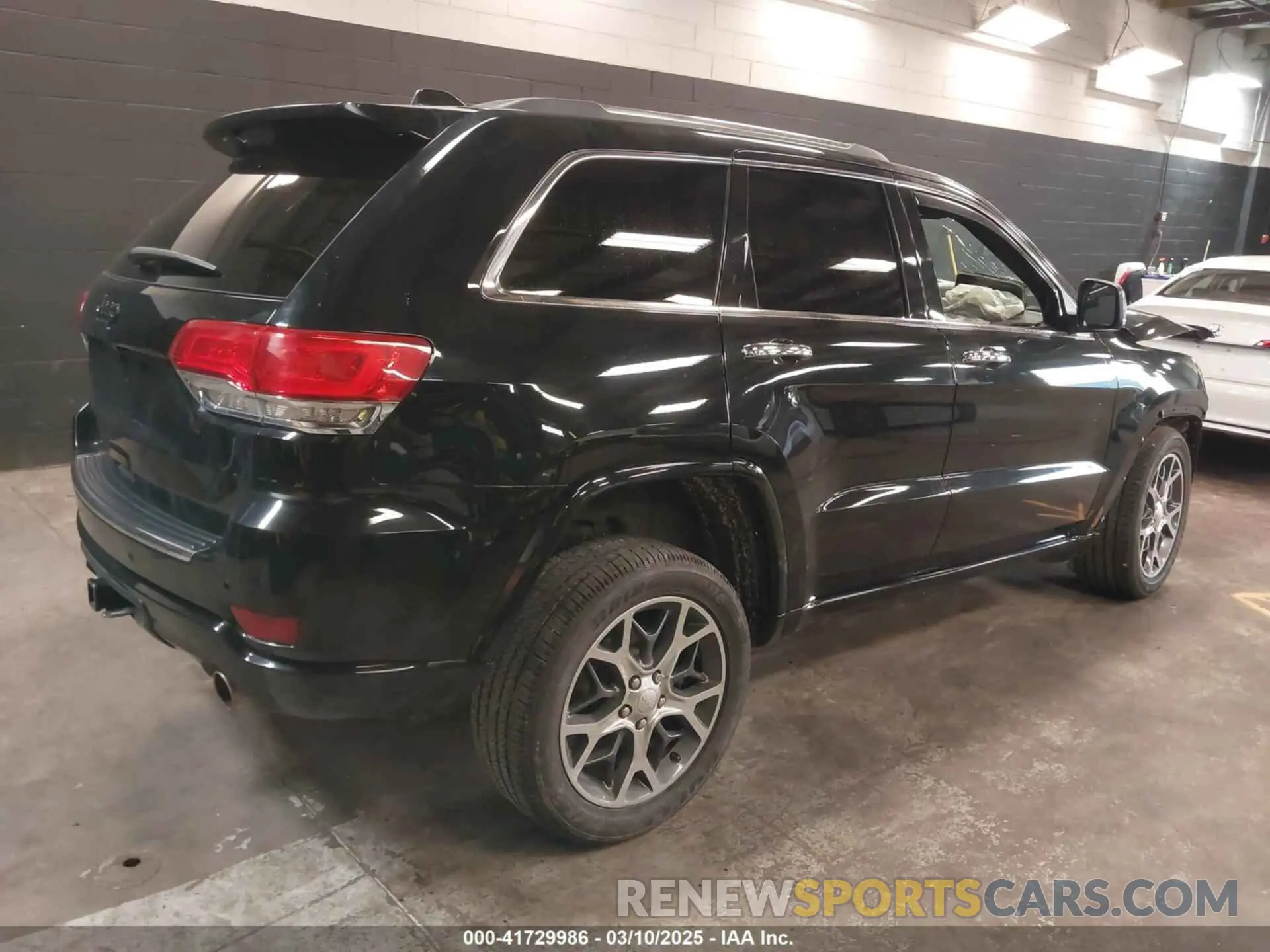 4 Photograph of a damaged car 1C4RJFCT2LC138400 JEEP GRAND CHEROKEE 2020