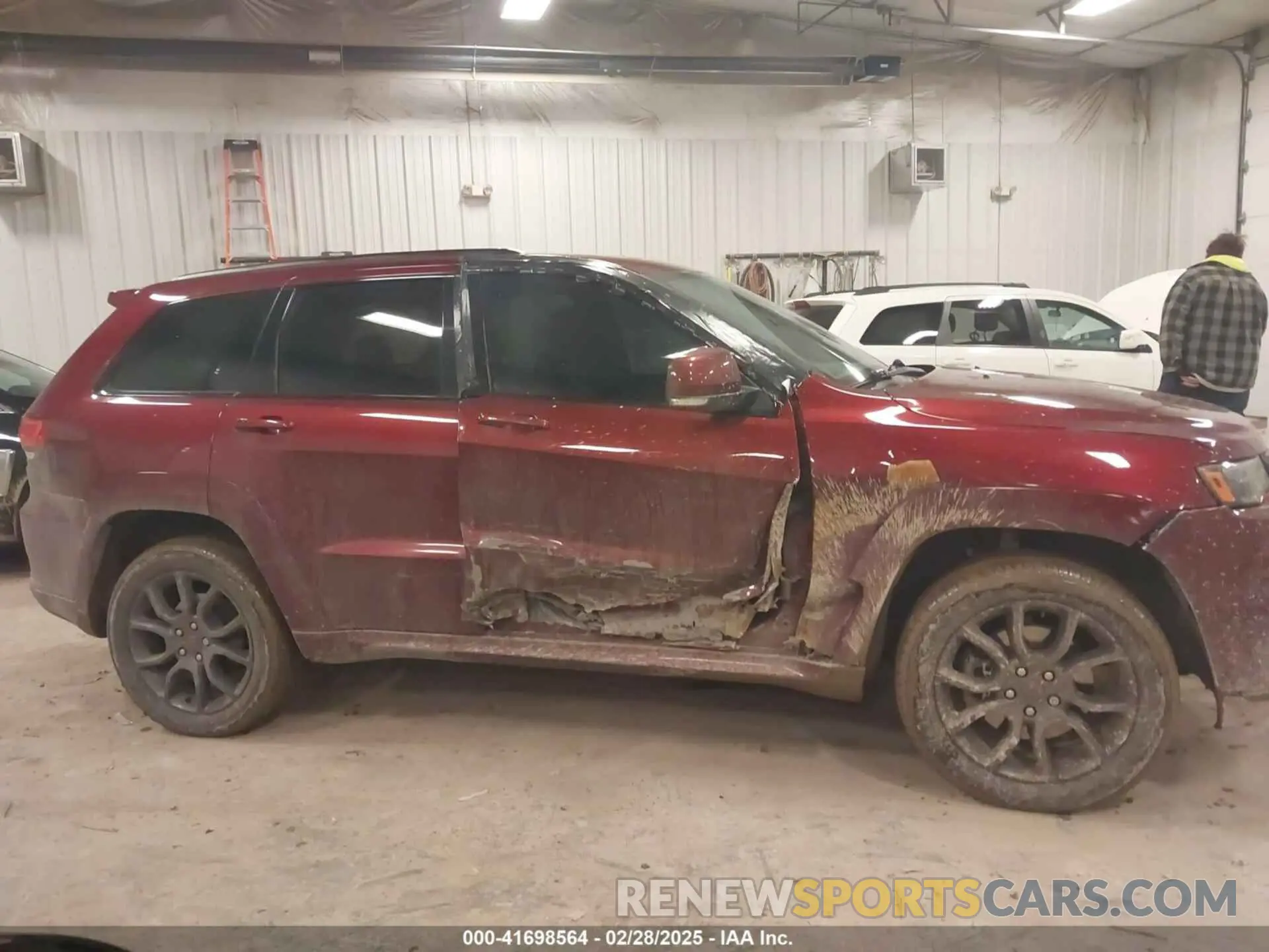 13 Photograph of a damaged car 1C4RJFCT3LC355213 JEEP GRAND CHEROKEE 2020