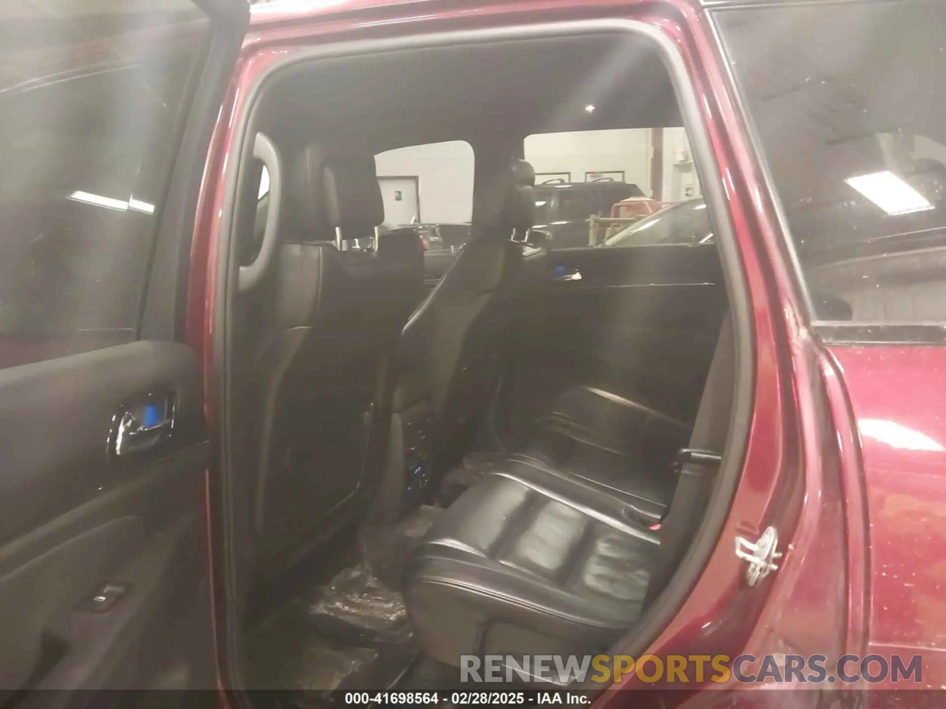 8 Photograph of a damaged car 1C4RJFCT3LC355213 JEEP GRAND CHEROKEE 2020