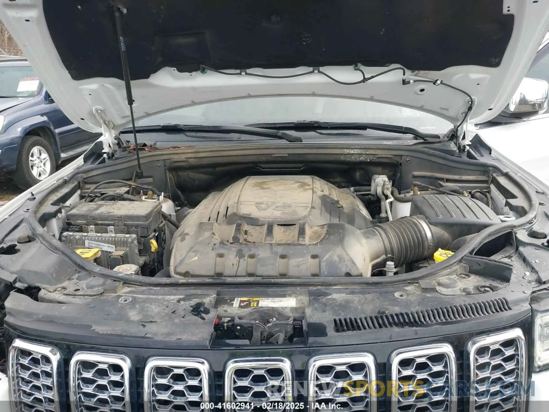 10 Photograph of a damaged car 1C4RJFCT4LC221357 JEEP GRAND CHEROKEE 2020
