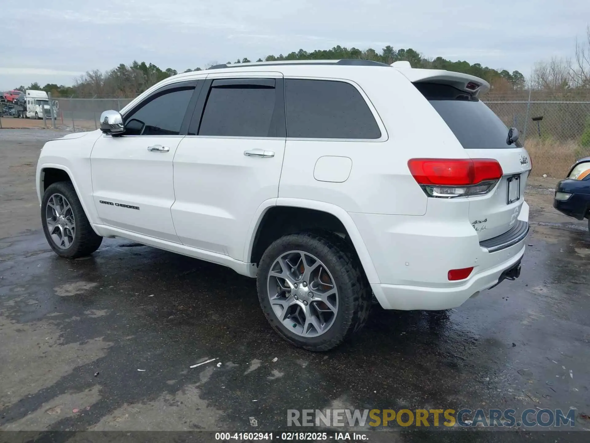 3 Photograph of a damaged car 1C4RJFCT4LC221357 JEEP GRAND CHEROKEE 2020