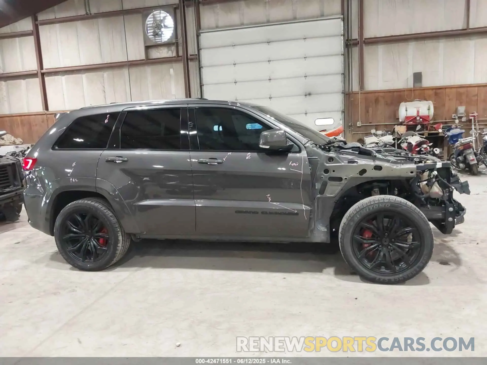 14 Photograph of a damaged car 1C4RJFDJ0LC339001 JEEP GRAND CHEROKEE 2020