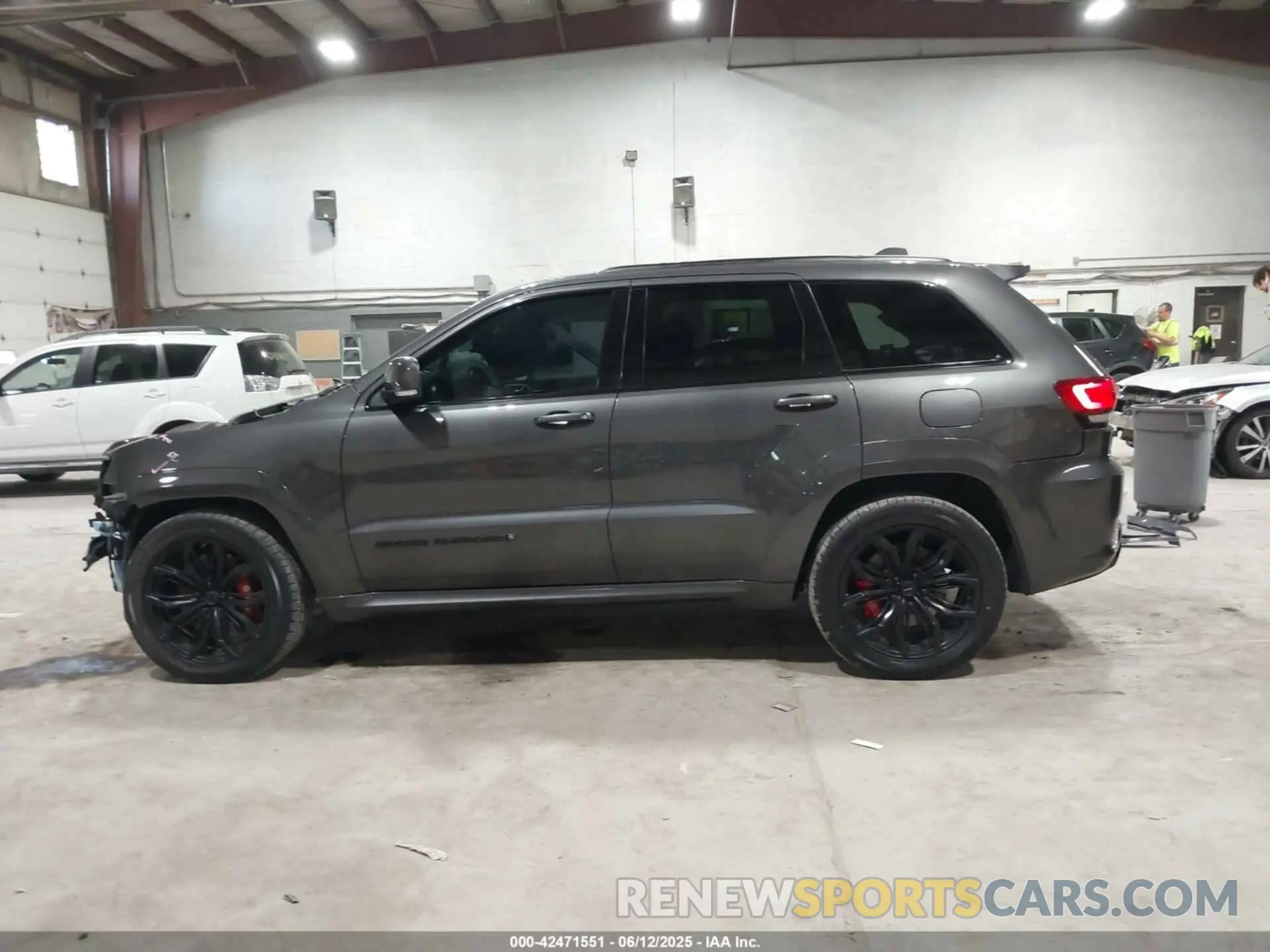 15 Photograph of a damaged car 1C4RJFDJ0LC339001 JEEP GRAND CHEROKEE 2020