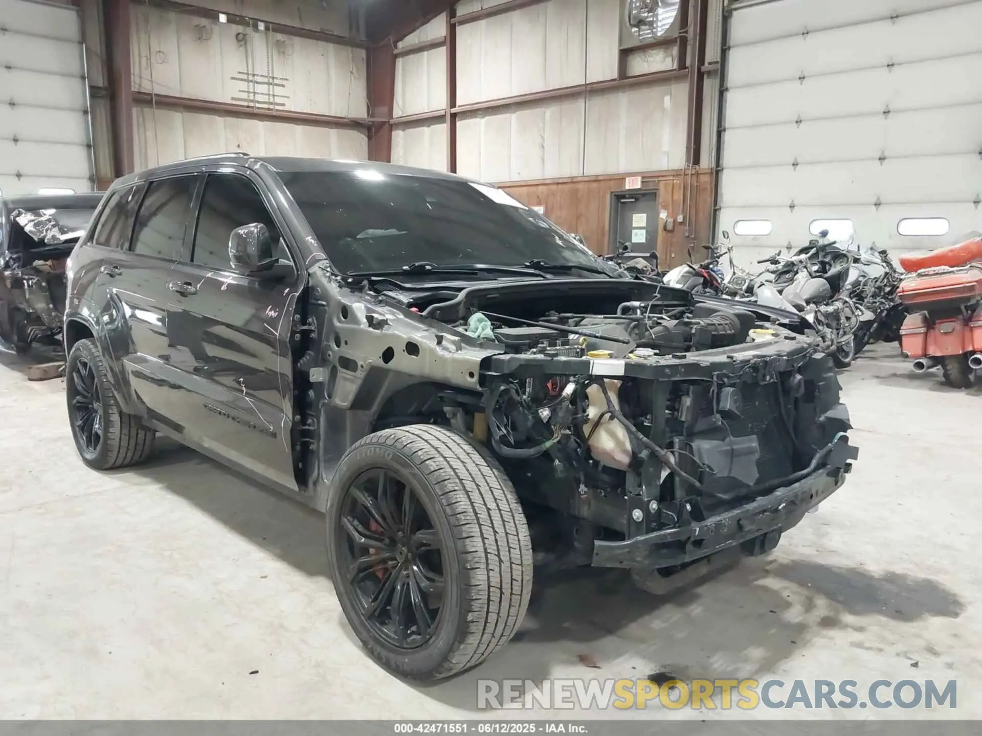 6 Photograph of a damaged car 1C4RJFDJ0LC339001 JEEP GRAND CHEROKEE 2020