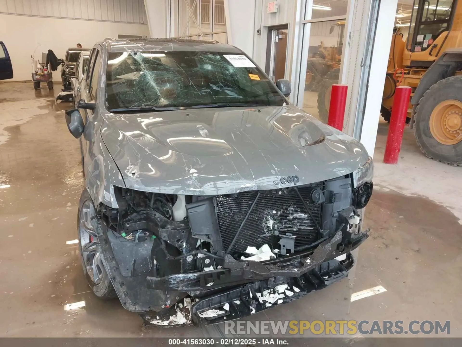 13 Photograph of a damaged car 1C4RJFDJ5LC430863 JEEP GRAND CHEROKEE 2020