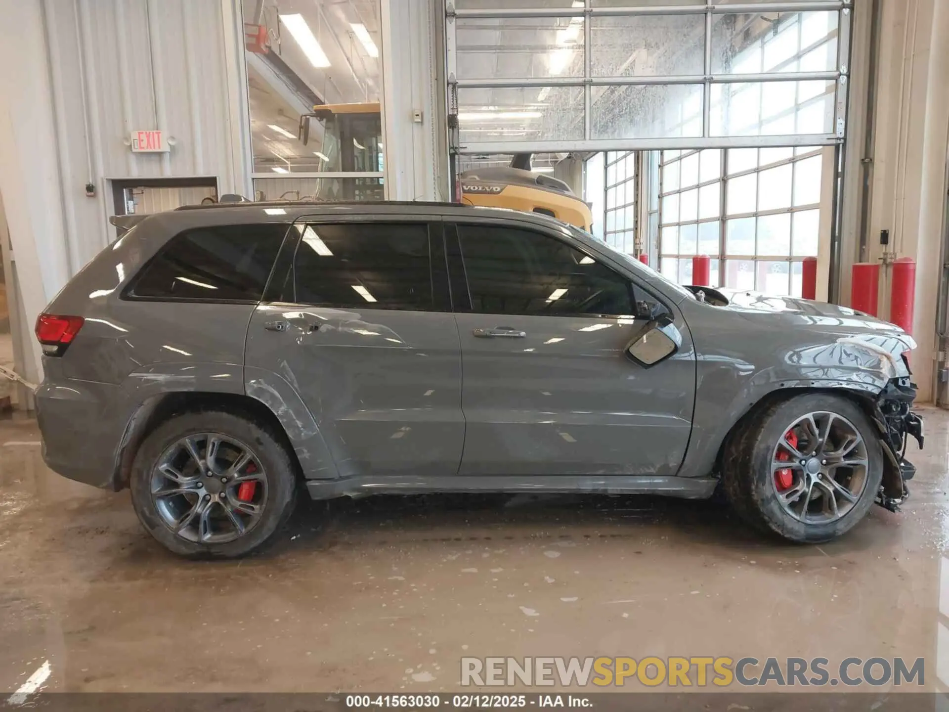 14 Photograph of a damaged car 1C4RJFDJ5LC430863 JEEP GRAND CHEROKEE 2020