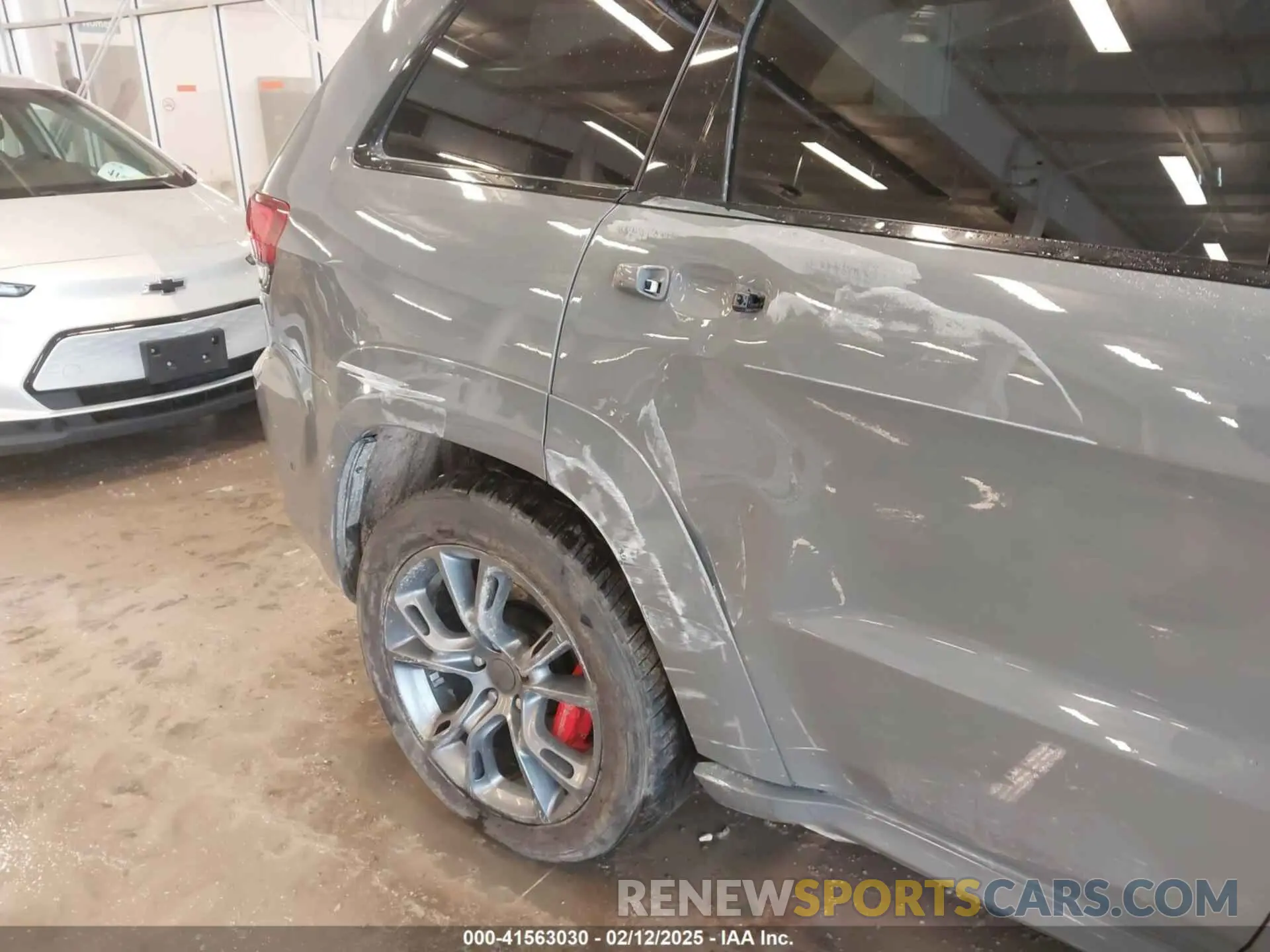 19 Photograph of a damaged car 1C4RJFDJ5LC430863 JEEP GRAND CHEROKEE 2020