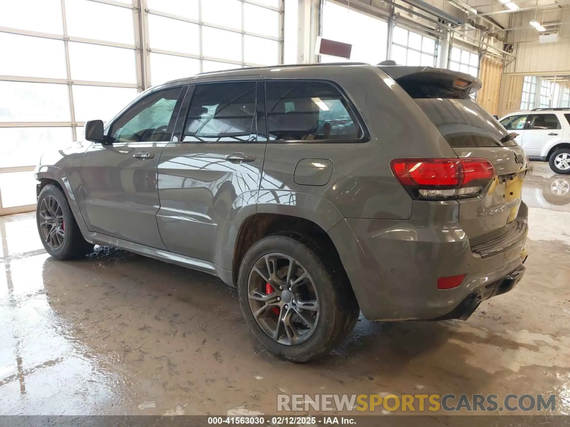 3 Photograph of a damaged car 1C4RJFDJ5LC430863 JEEP GRAND CHEROKEE 2020