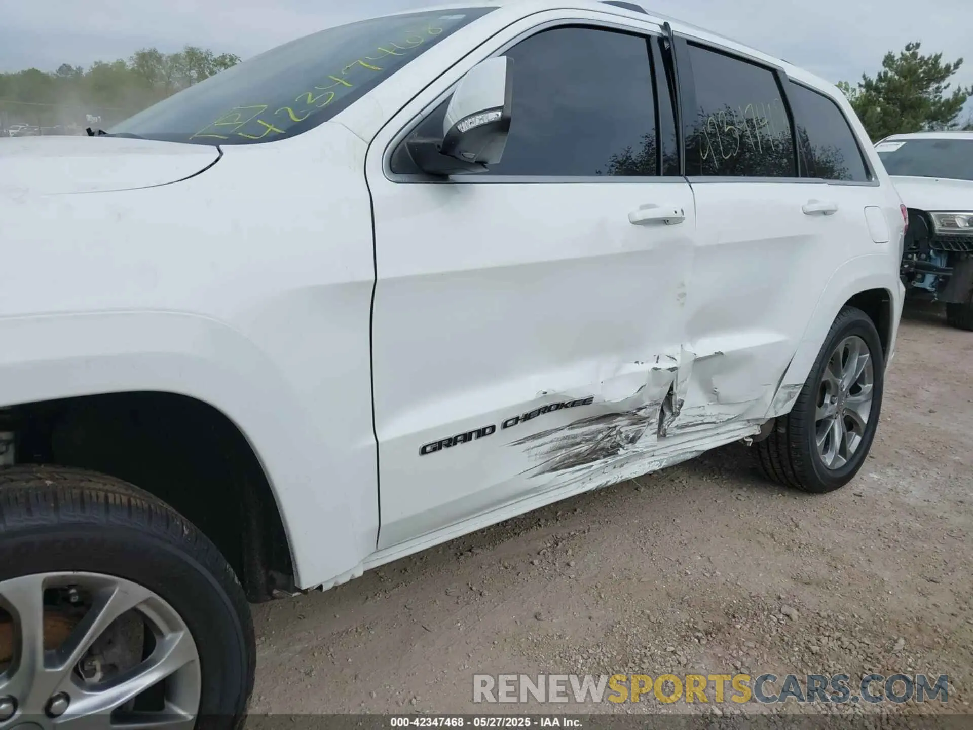 22 Photograph of a damaged car 1C4RJFJG9LC137315 JEEP GRAND CHEROKEE 2020