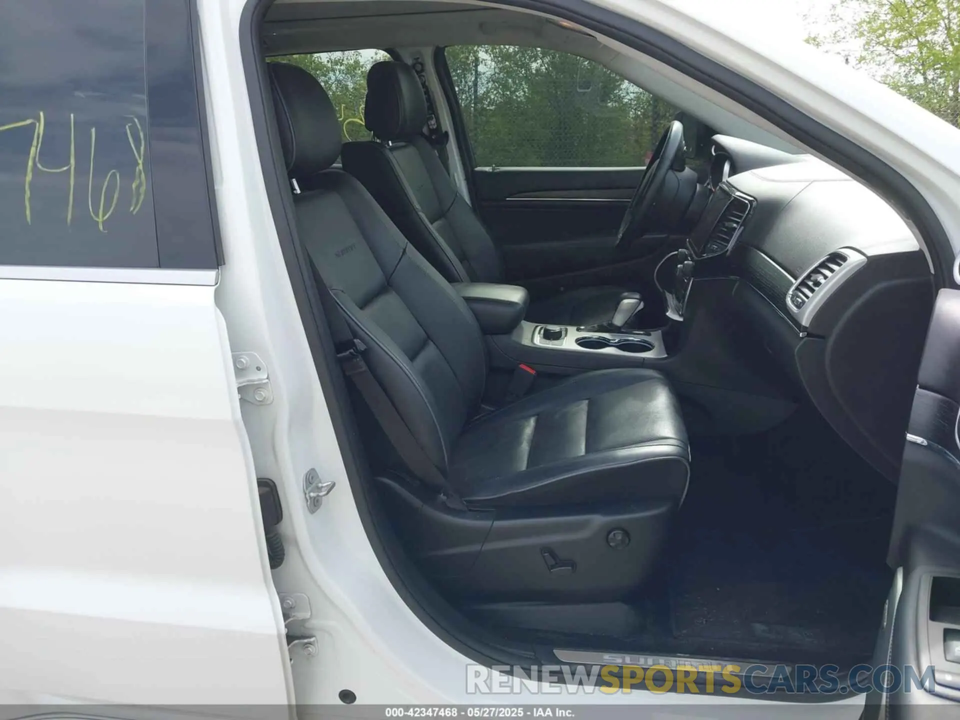 5 Photograph of a damaged car 1C4RJFJG9LC137315 JEEP GRAND CHEROKEE 2020