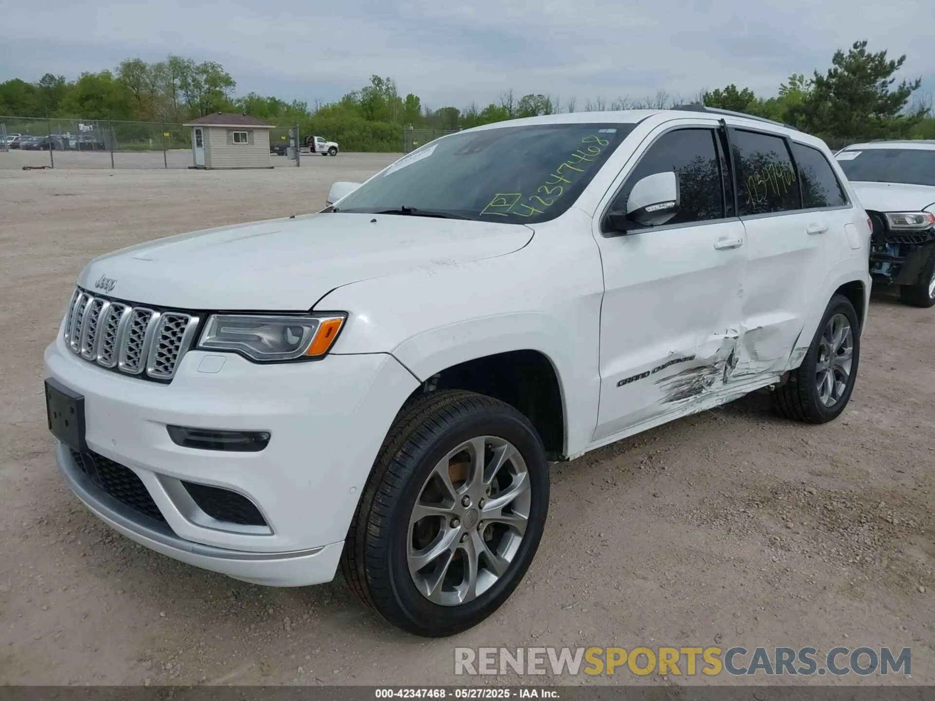 6 Photograph of a damaged car 1C4RJFJG9LC137315 JEEP GRAND CHEROKEE 2020