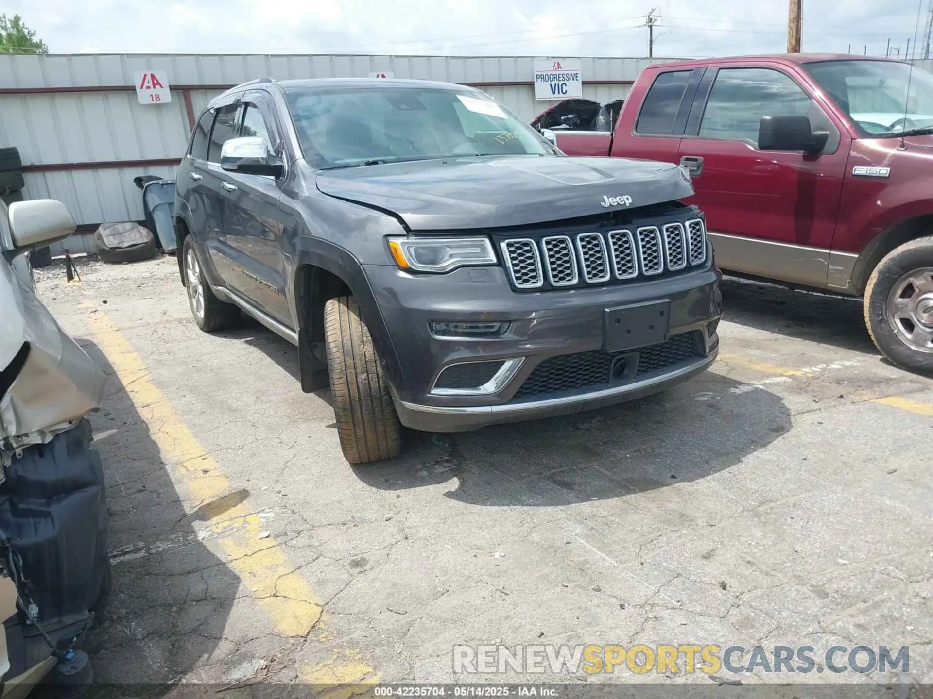 1 Photograph of a damaged car 1C4RJFJT0LC137054 JEEP GRAND CHEROKEE 2020