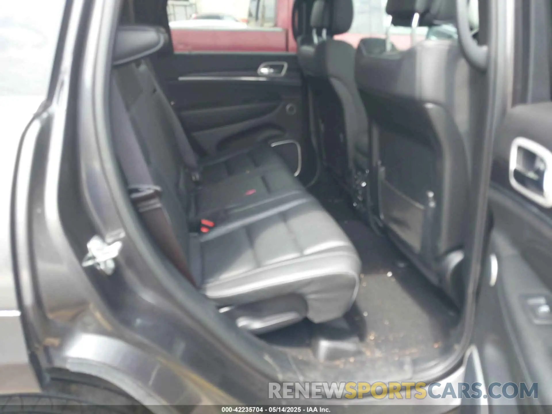 8 Photograph of a damaged car 1C4RJFJT0LC137054 JEEP GRAND CHEROKEE 2020