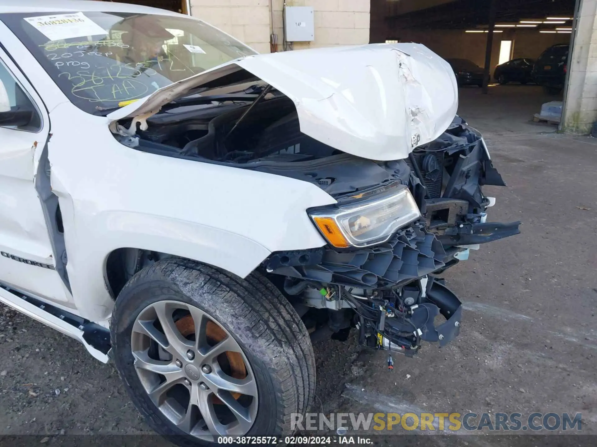 12 Photograph of a damaged car 1C4RJFJT0LC163752 JEEP GRAND CHEROKEE 2020