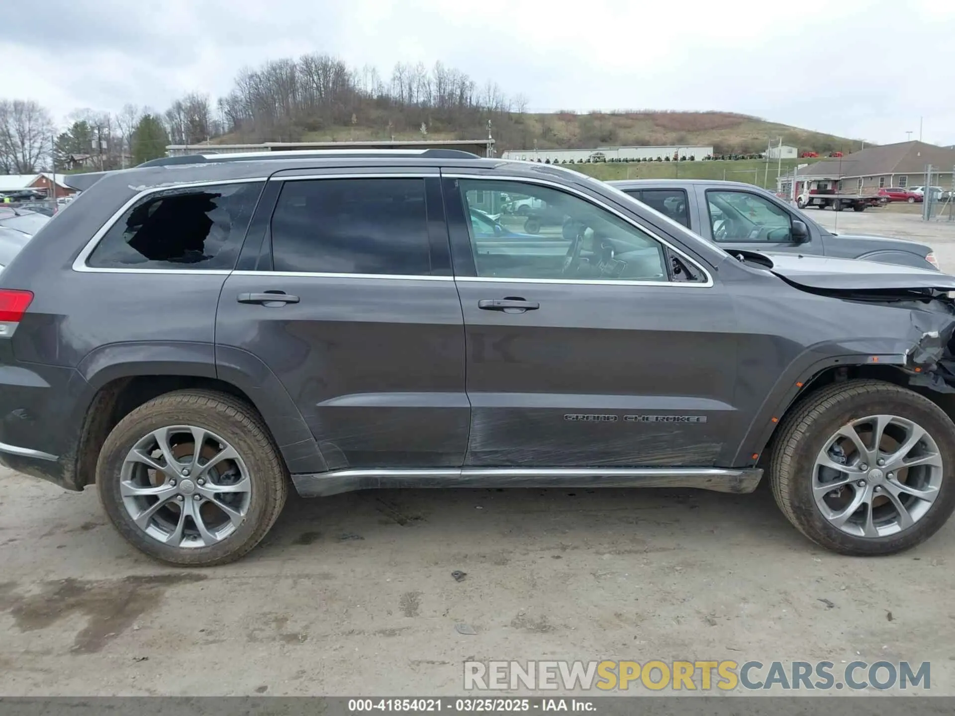 14 Photograph of a damaged car 1C4RJFJT2LC408499 JEEP GRAND CHEROKEE 2020