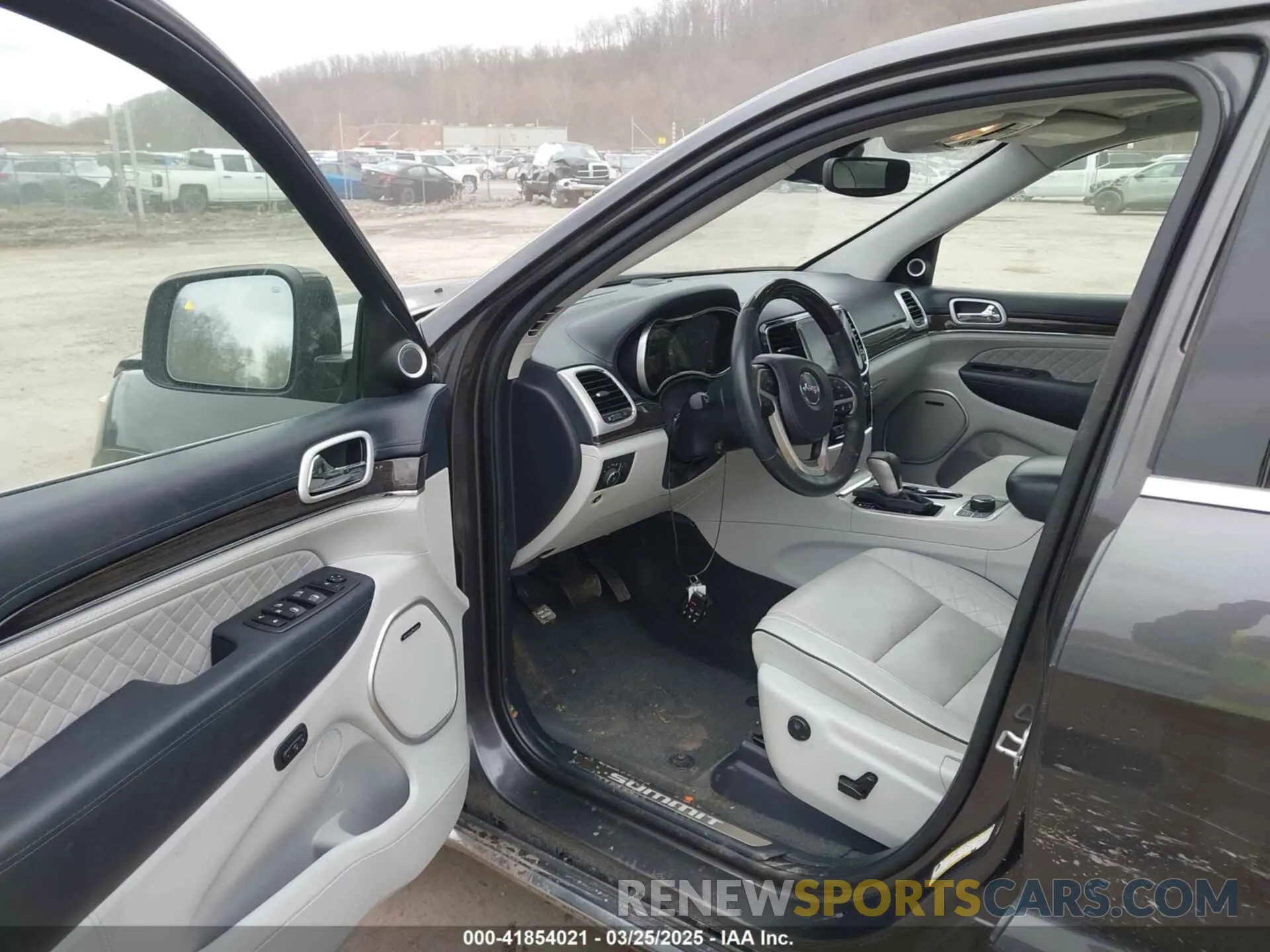 5 Photograph of a damaged car 1C4RJFJT2LC408499 JEEP GRAND CHEROKEE 2020