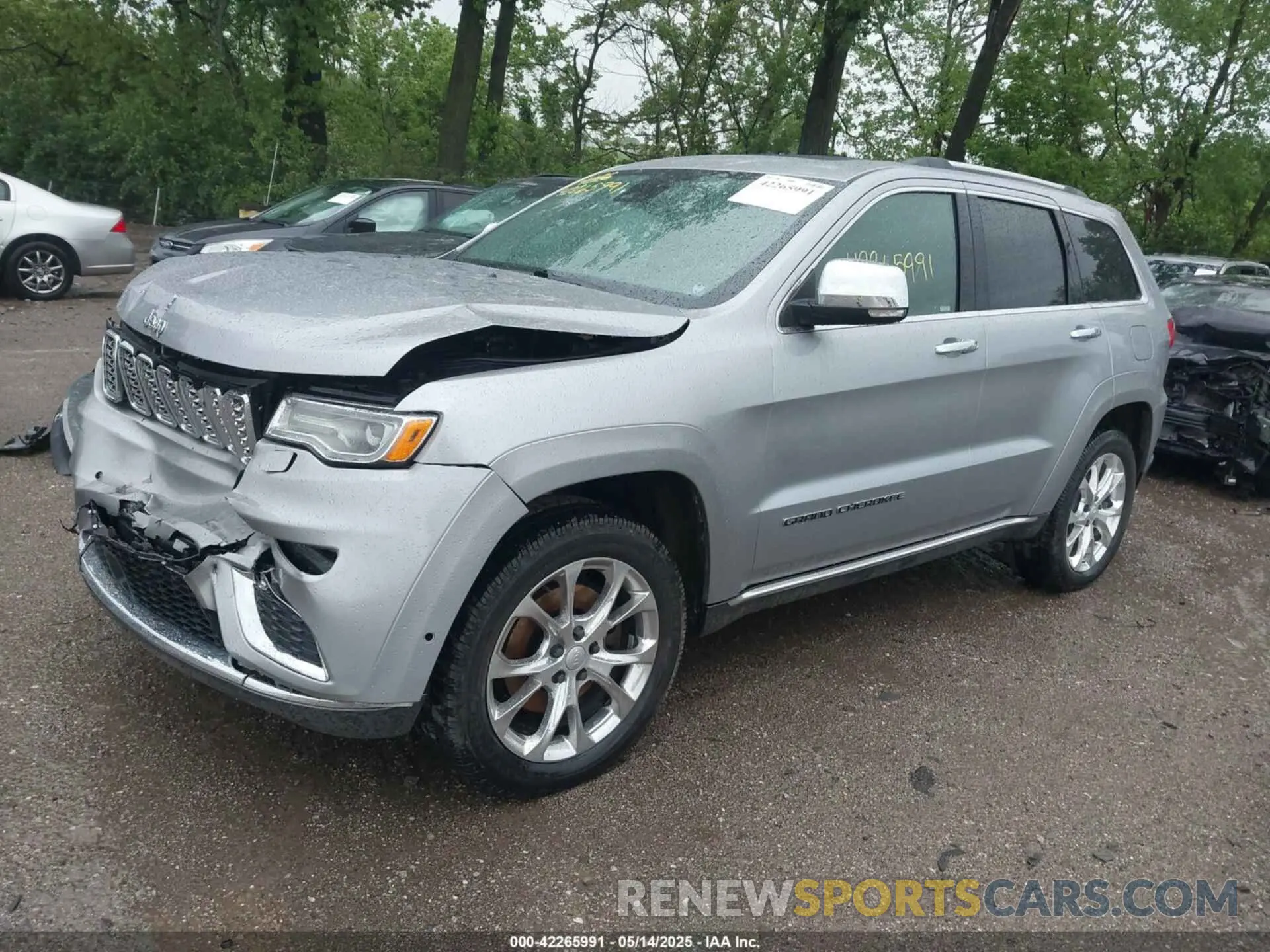 2 Photograph of a damaged car 1C4RJFJT4LC137073 JEEP GRAND CHEROKEE 2020