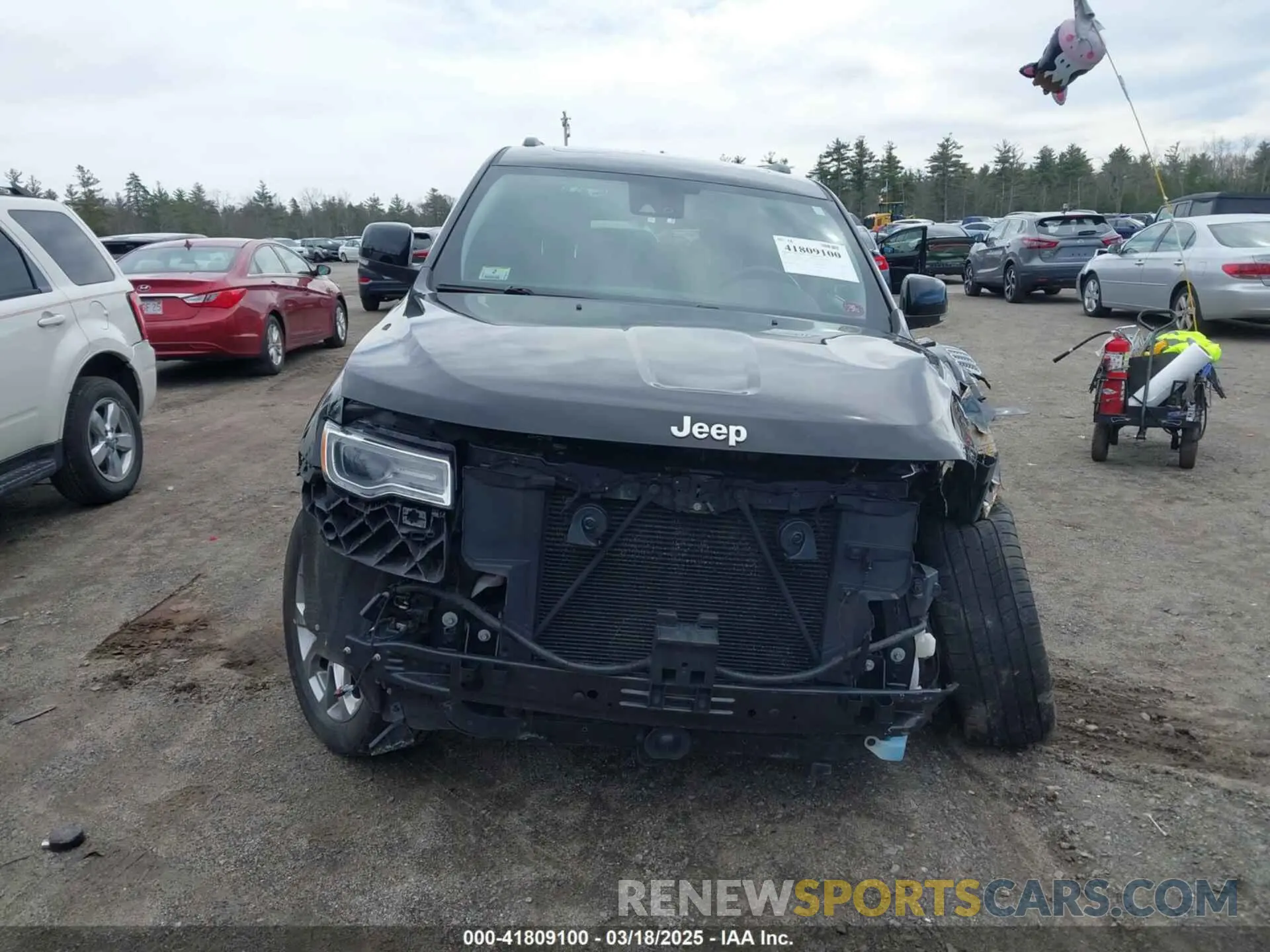 13 Photograph of a damaged car 1C4RJFJT5LC355247 JEEP GRAND CHEROKEE 2020