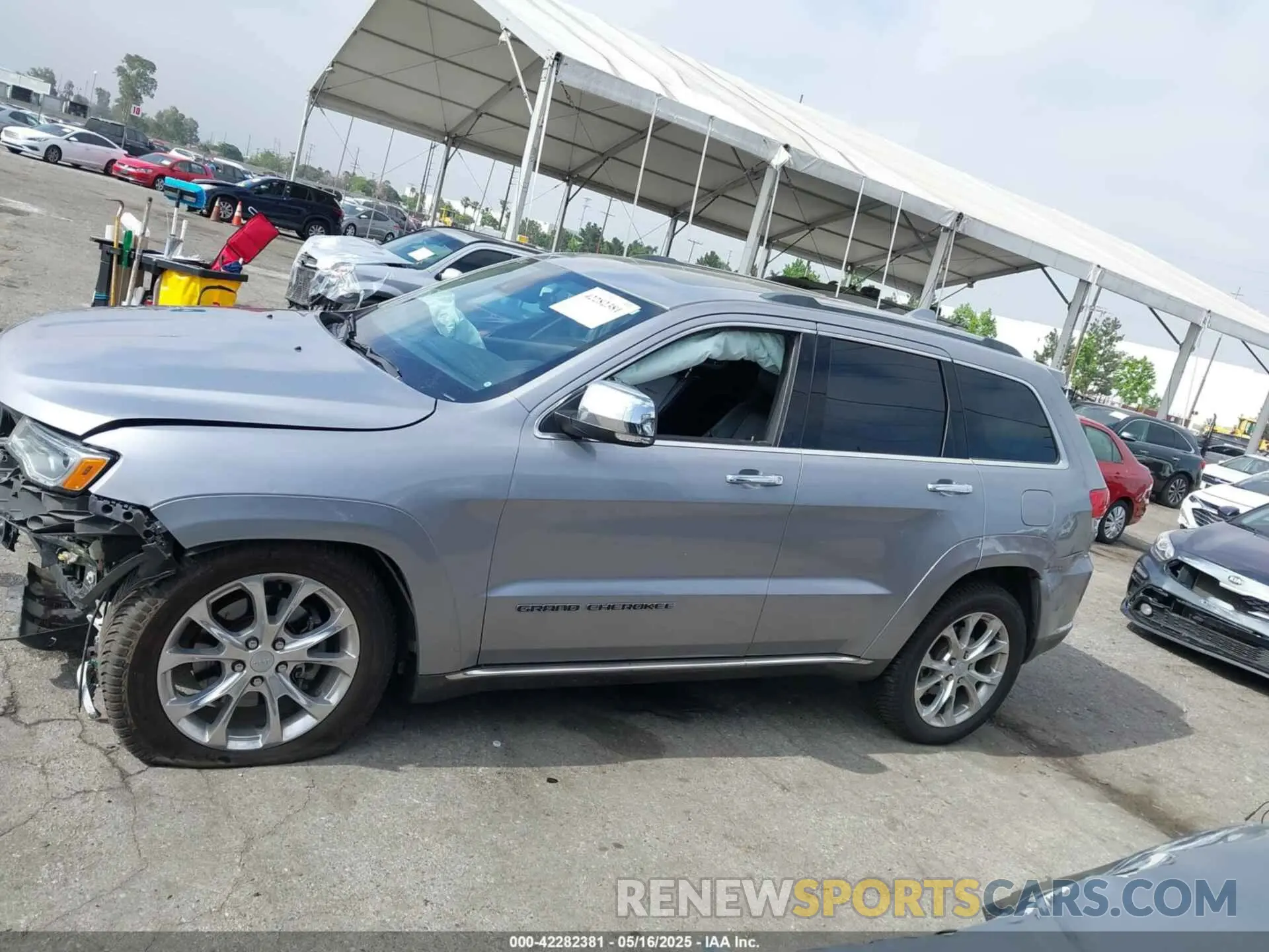 15 Photograph of a damaged car 1C4RJFJT6LC414418 JEEP GRAND CHEROKEE 2020