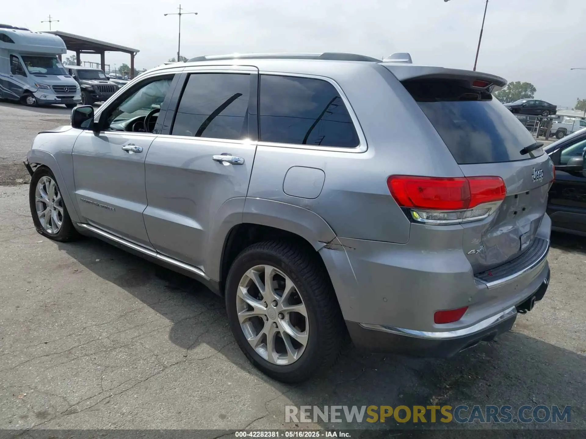 3 Photograph of a damaged car 1C4RJFJT6LC414418 JEEP GRAND CHEROKEE 2020