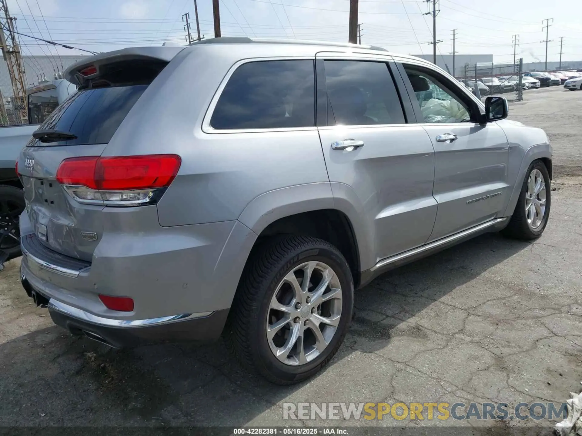 4 Photograph of a damaged car 1C4RJFJT6LC414418 JEEP GRAND CHEROKEE 2020